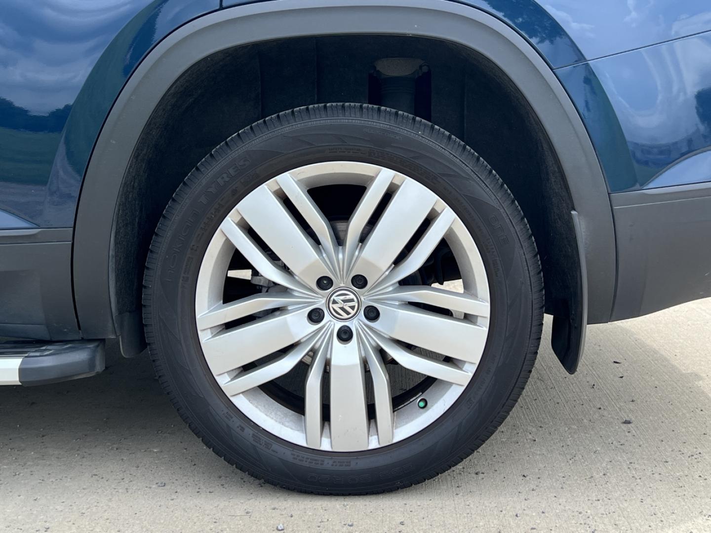 2019 BLUE /Tan Leather Volkswagen Atlas V6 SE w/Technology AWD (1V2UR2CAXKC) with an 3.6L V6 engine, Automatic transmission, located at 506 S. Kingshighway, Cape Girardeau, MO, 63703, (573) 235-5000, 37.294991, -89.553635 - 2019 Volkswagen Atlas SE 1-Owner 101xxx miles All Wheel Drive 3.6L V6 Automatic Leather 3rd Row Backup Camera Bluetooth Remote Start Cruise Power Windows/Locks/Mirrors We have financing available and we accept trades! Fill out a credit application on our website or come by today! If yo - Photo#39