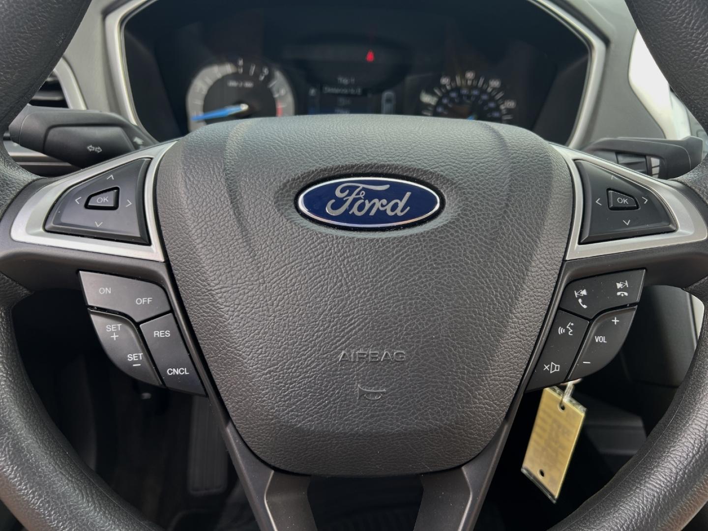 2014 WHITE /Black Cloth Ford Fusion SE (1FA6P0HD8E5) with an 1.5L 4 Cyl. engine, Automatic transmission, located at 506 S. Kingshighway, Cape Girardeau, MO, 63703, (573) 235-5000, 37.294991, -89.553635 - 2014 Ford Fusion SE 1-Owner Only 79xxx miles Front Wheel Drive 1.5L 4 Cyl. Automatic Power Driver Seat Bluetooth Cruise Power Windows/Locks/Mirrors We have financing available and we accept trades! Fill out a credit application on our website or come by today! If you have any questions, g - Photo#19