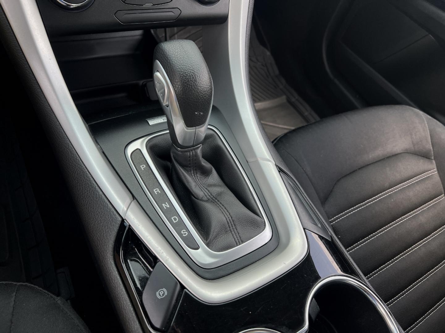 2014 WHITE /Black Cloth Ford Fusion SE (1FA6P0HD8E5) with an 1.5L 4 Cyl. engine, Automatic transmission, located at 506 S. Kingshighway, Cape Girardeau, MO, 63703, (573) 235-5000, 37.294991, -89.553635 - 2014 Ford Fusion SE 1-Owner Only 79xxx miles Front Wheel Drive 1.5L 4 Cyl. Automatic Power Driver Seat Bluetooth Cruise Power Windows/Locks/Mirrors We have financing available and we accept trades! Fill out a credit application on our website or come by today! If you have any questions, g - Photo#20