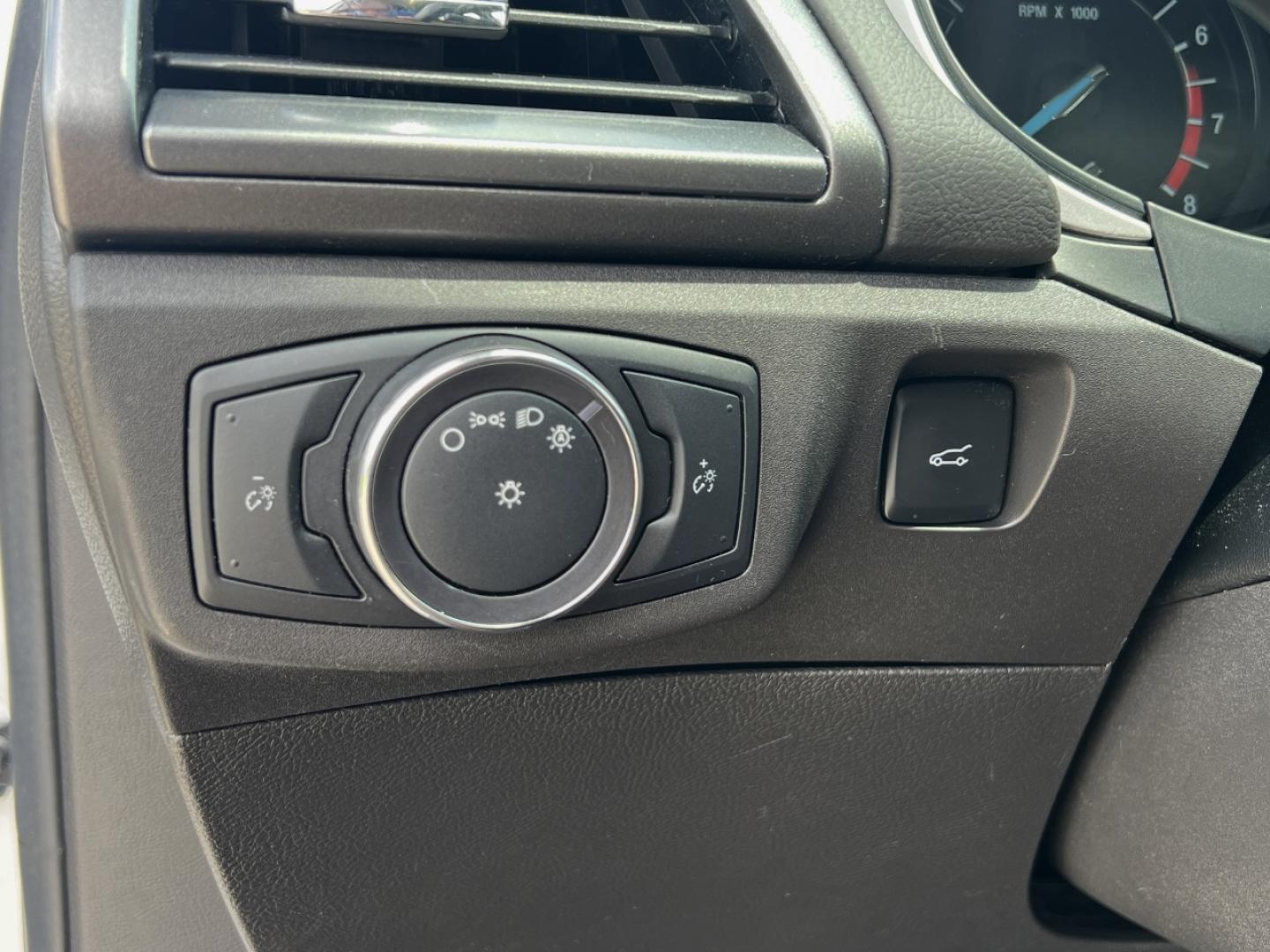 2014 WHITE /Black Cloth Ford Fusion SE (1FA6P0HD8E5) with an 1.5L 4 Cyl. engine, Automatic transmission, located at 506 S. Kingshighway, Cape Girardeau, MO, 63703, (573) 235-5000, 37.294991, -89.553635 - 2014 Ford Fusion SE 1-Owner Only 79xxx miles Front Wheel Drive 1.5L 4 Cyl. Automatic Power Driver Seat Bluetooth Cruise Power Windows/Locks/Mirrors We have financing available and we accept trades! Fill out a credit application on our website or come by today! If you have any questions, g - Photo#26