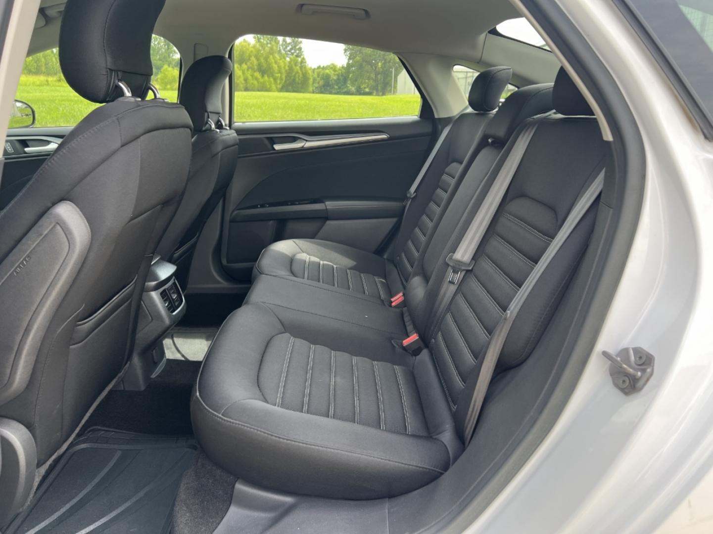 2014 WHITE /Black Cloth Ford Fusion SE (1FA6P0HD8E5) with an 1.5L 4 Cyl. engine, Automatic transmission, located at 506 S. Kingshighway, Cape Girardeau, MO, 63703, (573) 235-5000, 37.294991, -89.553635 - 2014 Ford Fusion SE 1-Owner Only 79xxx miles Front Wheel Drive 1.5L 4 Cyl. Automatic Power Driver Seat Bluetooth Cruise Power Windows/Locks/Mirrors We have financing available and we accept trades! Fill out a credit application on our website or come by today! If you have any questions, g - Photo#14