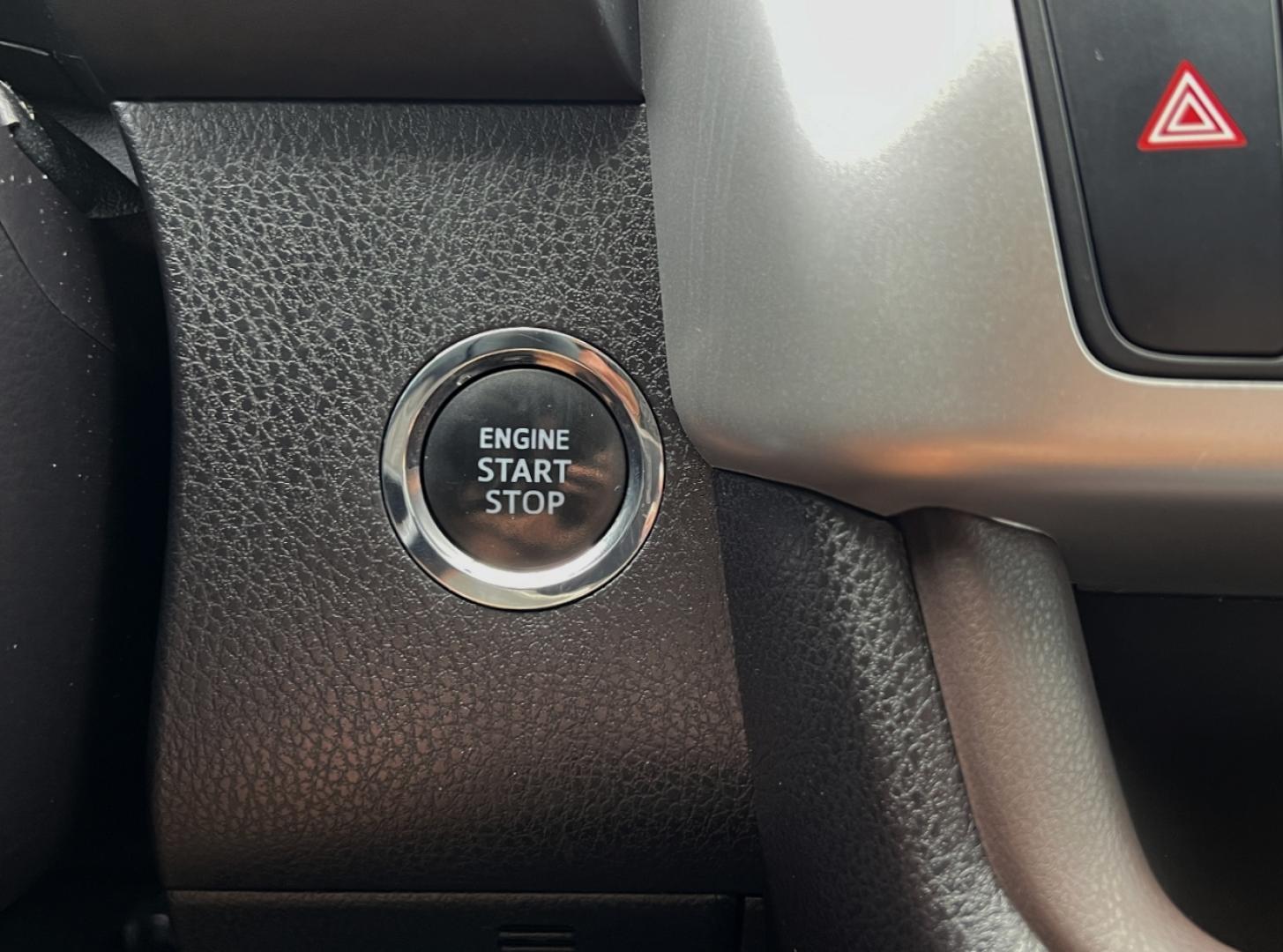 2016 MAROON /Black Leather Toyota Highlander XLE AWD V6 (5TDJKRFH1GS) with an 3.5L V6 engine, Automatic transmission, located at 506 S. Kingshighway, Cape Girardeau, MO, 63703, (573) 235-5000, 37.294991, -89.553635 - 2016 Toyota Highlander XLE 167xxx miles All Wheel Drive 3.5L V6 Automatic Leather 3rd Row Navigation Power Driver Seat Heated Seats Backup Camera Bluetooth Cruise Power Windows/Locks/Mirrors We have financing available and we accept trades! Fill out a credit application on our website - Photo#27