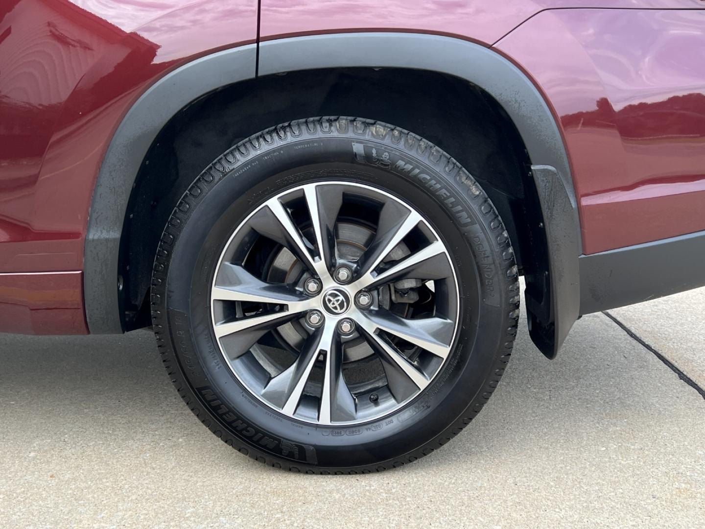 2016 MAROON /Black Leather Toyota Highlander XLE AWD V6 (5TDJKRFH1GS) with an 3.5L V6 engine, Automatic transmission, located at 506 S. Kingshighway, Cape Girardeau, MO, 63703, (573) 235-5000, 37.294991, -89.553635 - 2016 Toyota Highlander XLE 167xxx miles All Wheel Drive 3.5L V6 Automatic Leather 3rd Row Navigation Power Driver Seat Heated Seats Backup Camera Bluetooth Cruise Power Windows/Locks/Mirrors We have financing available and we accept trades! Fill out a credit application on our website - Photo#40