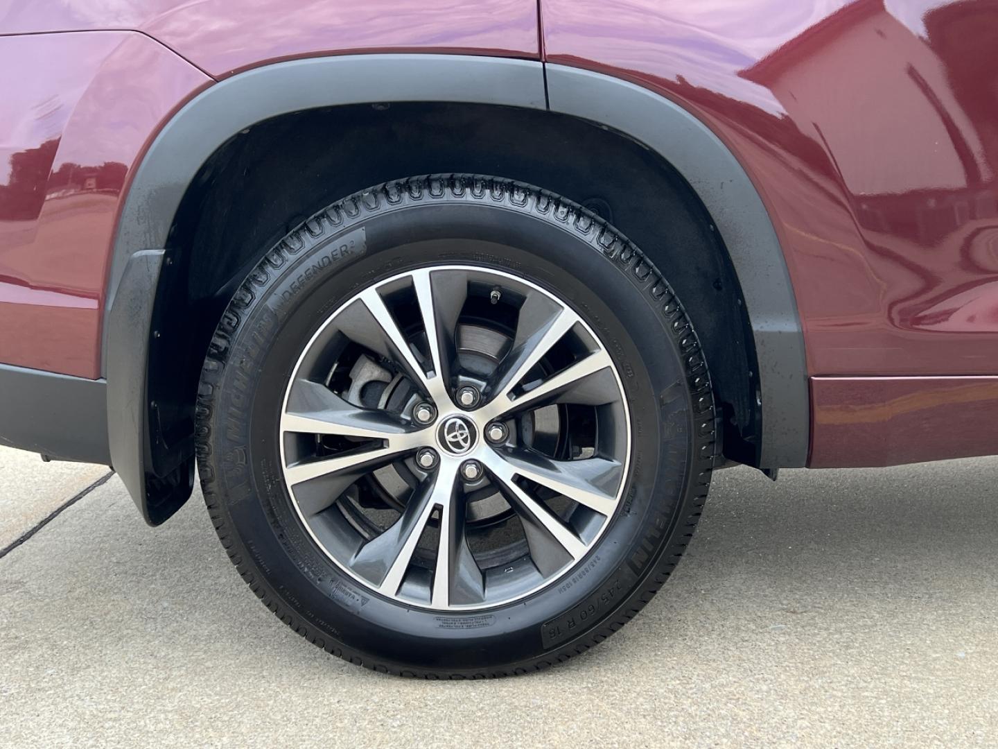2016 MAROON /Black Leather Toyota Highlander XLE AWD V6 (5TDJKRFH1GS) with an 3.5L V6 engine, Automatic transmission, located at 506 S. Kingshighway, Cape Girardeau, MO, 63703, (573) 235-5000, 37.294991, -89.553635 - 2016 Toyota Highlander XLE 167xxx miles All Wheel Drive 3.5L V6 Automatic Leather 3rd Row Navigation Power Driver Seat Heated Seats Backup Camera Bluetooth Cruise Power Windows/Locks/Mirrors We have financing available and we accept trades! Fill out a credit application on our website - Photo#41