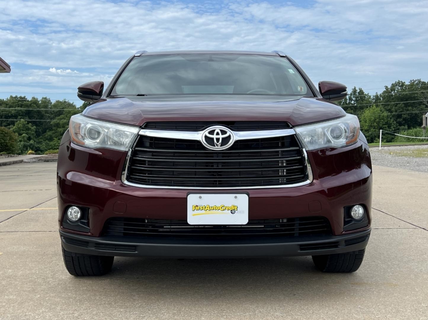 2016 MAROON /Black Leather Toyota Highlander XLE AWD V6 (5TDJKRFH1GS) with an 3.5L V6 engine, Automatic transmission, located at 506 S. Kingshighway, Cape Girardeau, MO, 63703, (573) 235-5000, 37.294991, -89.553635 - 2016 Toyota Highlander XLE 167xxx miles All Wheel Drive 3.5L V6 Automatic Leather 3rd Row Navigation Power Driver Seat Heated Seats Backup Camera Bluetooth Cruise Power Windows/Locks/Mirrors We have financing available and we accept trades! Fill out a credit application on our website - Photo#13
