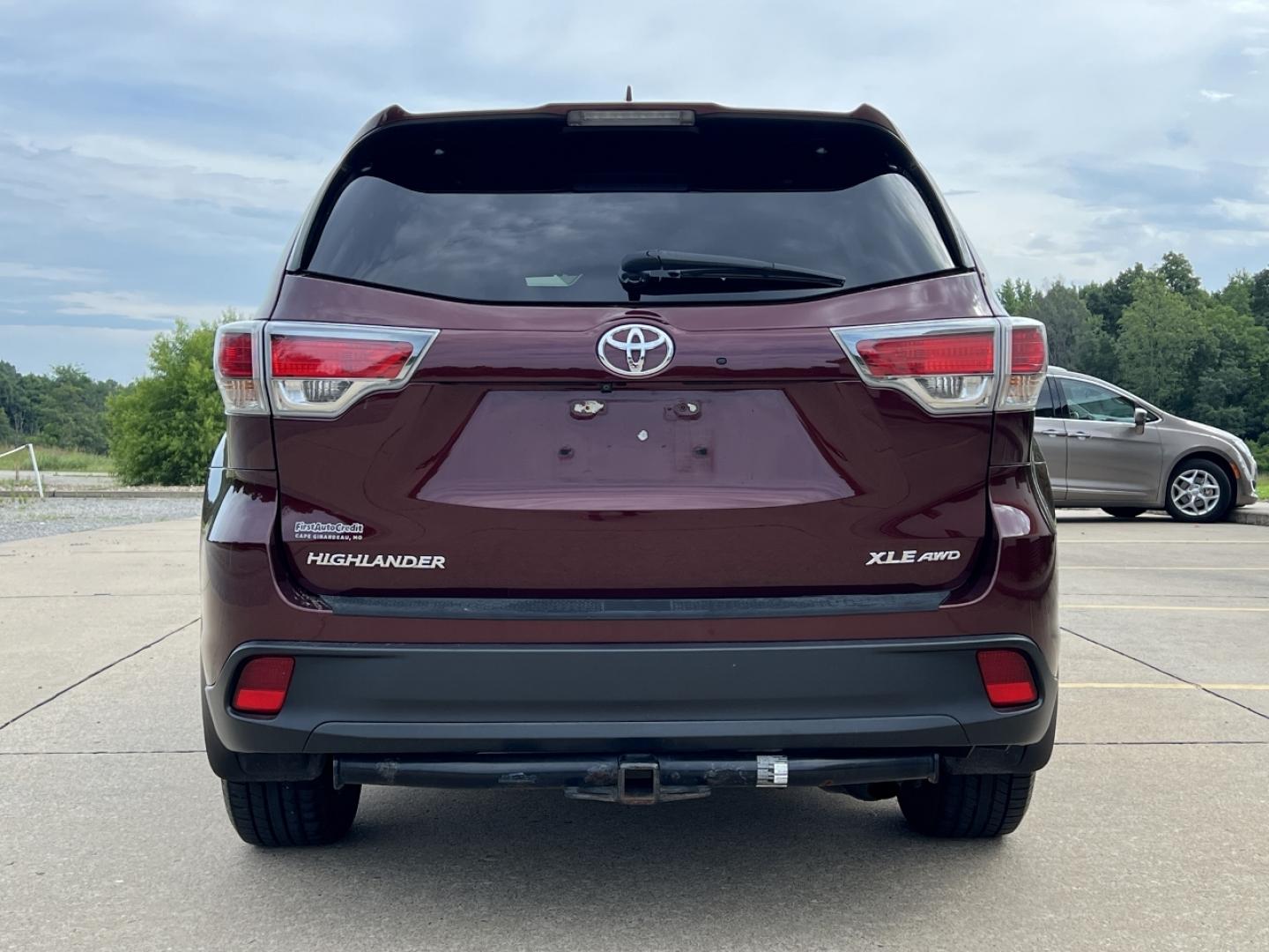 2016 MAROON /Black Leather Toyota Highlander XLE AWD V6 (5TDJKRFH1GS) with an 3.5L V6 engine, Automatic transmission, located at 506 S. Kingshighway, Cape Girardeau, MO, 63703, (573) 235-5000, 37.294991, -89.553635 - 2016 Toyota Highlander XLE 167xxx miles All Wheel Drive 3.5L V6 Automatic Leather 3rd Row Navigation Power Driver Seat Heated Seats Backup Camera Bluetooth Cruise Power Windows/Locks/Mirrors We have financing available and we accept trades! Fill out a credit application on our website - Photo#12