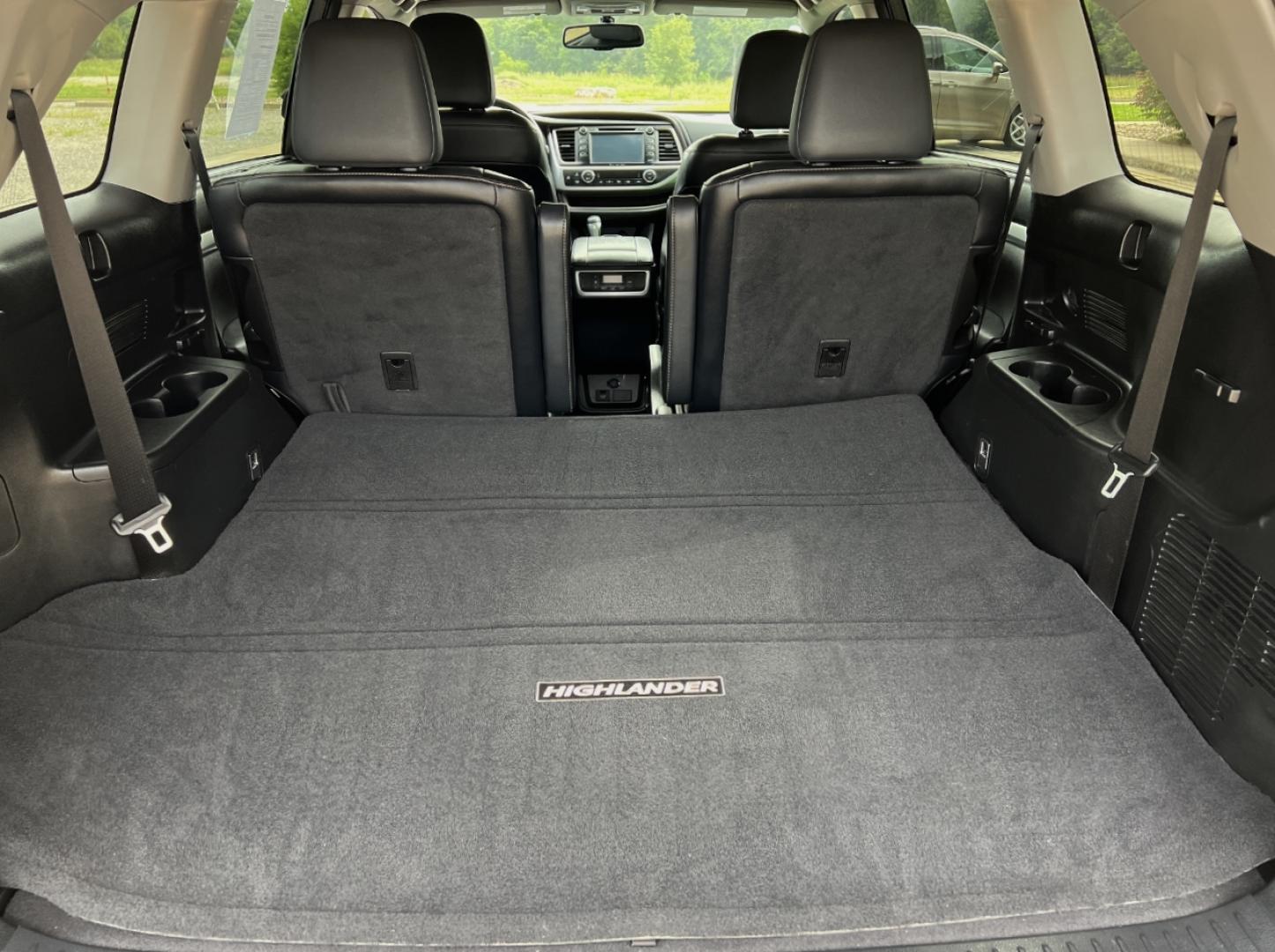 2016 MAROON /Black Leather Toyota Highlander XLE AWD V6 (5TDJKRFH1GS) with an 3.5L V6 engine, Automatic transmission, located at 506 S. Kingshighway, Cape Girardeau, MO, 63703, (573) 235-5000, 37.294991, -89.553635 - 2016 Toyota Highlander XLE 167xxx miles All Wheel Drive 3.5L V6 Automatic Leather 3rd Row Navigation Power Driver Seat Heated Seats Backup Camera Bluetooth Cruise Power Windows/Locks/Mirrors We have financing available and we accept trades! Fill out a credit application on our website - Photo#22
