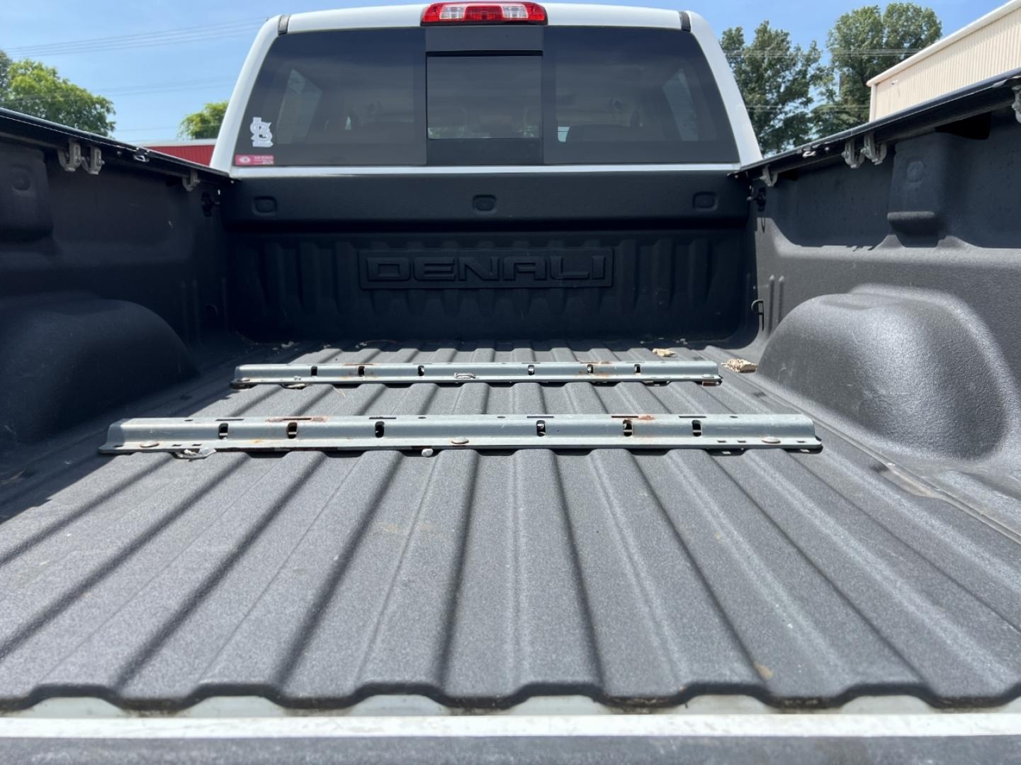 2017 WHITE /Tan Leather GMC Sierra 2500HD Denali Crew Cab 4WD (1GT12UEY2HF) with an 6.6L V8 DIESEL engine, Automatic transmission, located at 2990 Old Orchard Rd., Jackson, MO, 63755, 37.354214, -89.612106 - We have financing available and we accept trades! Fill out a credit application on our website or come by today! If you have any questions, give us a call at (573) 204-7777 or visit our website at firstautocredit.com. - Photo#12