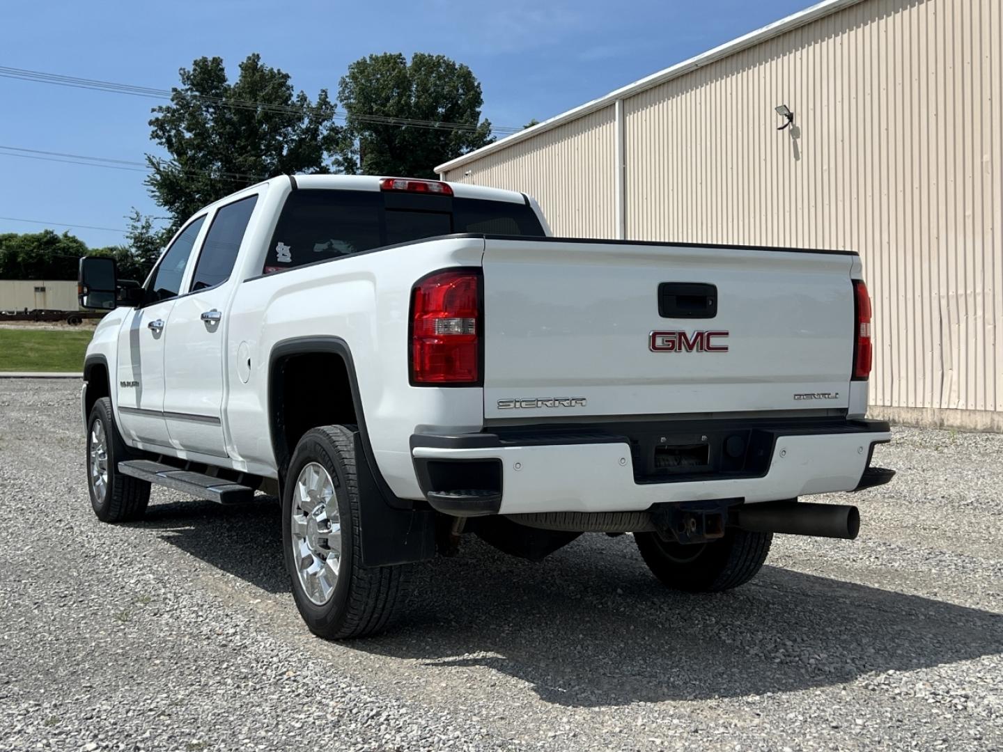 2017 WHITE /Tan Leather GMC Sierra 2500HD Denali Crew Cab 4WD (1GT12UEY2HF) with an 6.6L V8 DIESEL engine, Automatic transmission, located at 2990 Old Orchard Rd., Jackson, MO, 63755, 37.354214, -89.612106 - We have financing available and we accept trades! Fill out a credit application on our website or come by today! If you have any questions, give us a call at (573) 204-7777 or visit our website at firstautocredit.com. - Photo#11