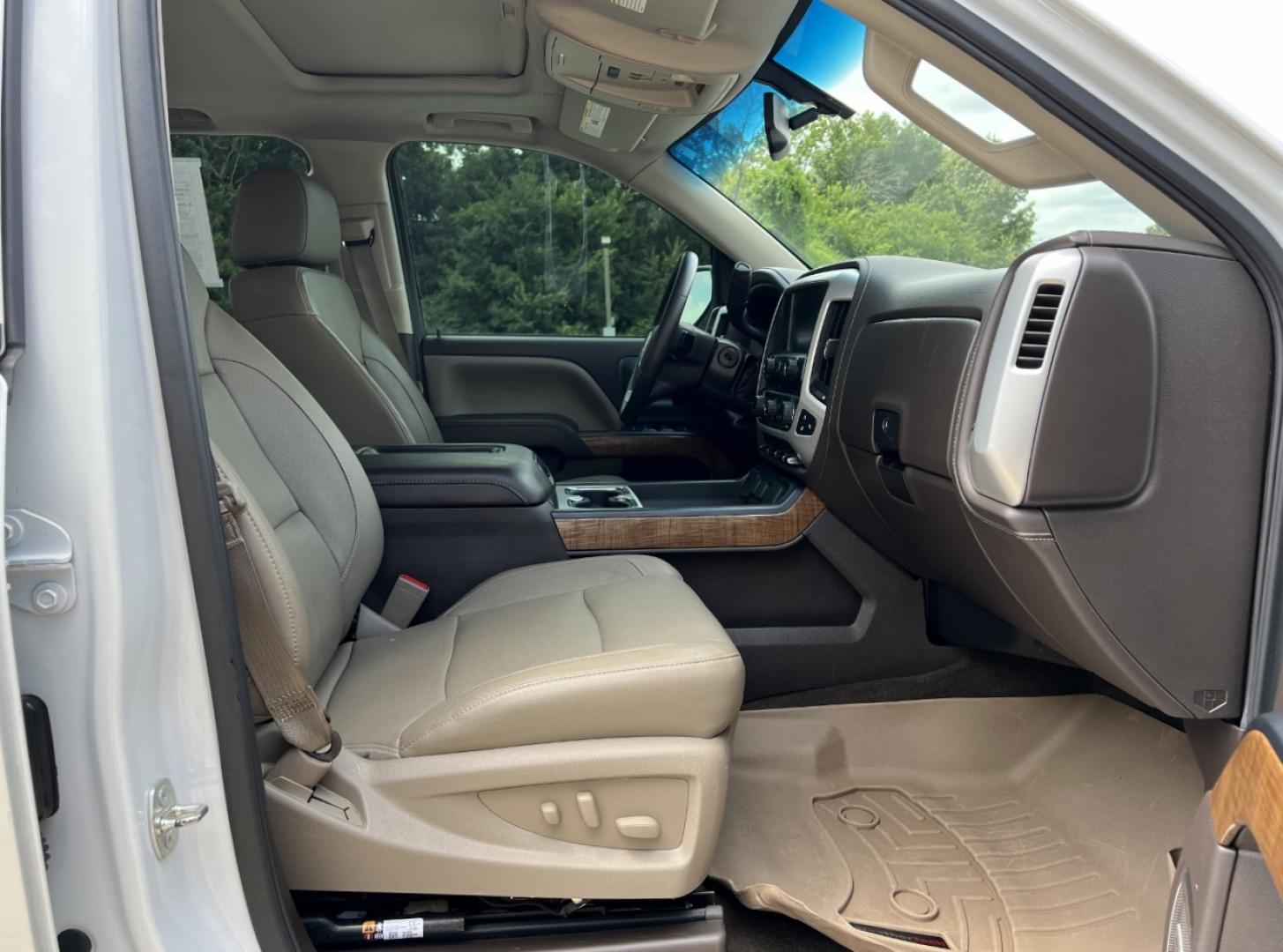 2016 WHITE /Tan Leather GMC Sierra 1500 SLT Crew Cab Long Box 4WD (3GTU2NEC0GG) with an 5.3L V8 engine, Automatic transmission, located at 506 S. Kingshighway, Cape Girardeau, MO, 63703, (573) 235-5000, 37.294991, -89.553635 - 2016 GMC Sierra 1500 SLT 133xxx miles 4x4 5.3L V8 Automatic Leather New Tires Navigation Power/Heated/Cooled Seats Backup Camera Sunroof Bluetooth Remote Start Cruise Power Windows/Locks/Mirrors We have financing available and we accept trades! Fill out a credit application on our web - Photo#18