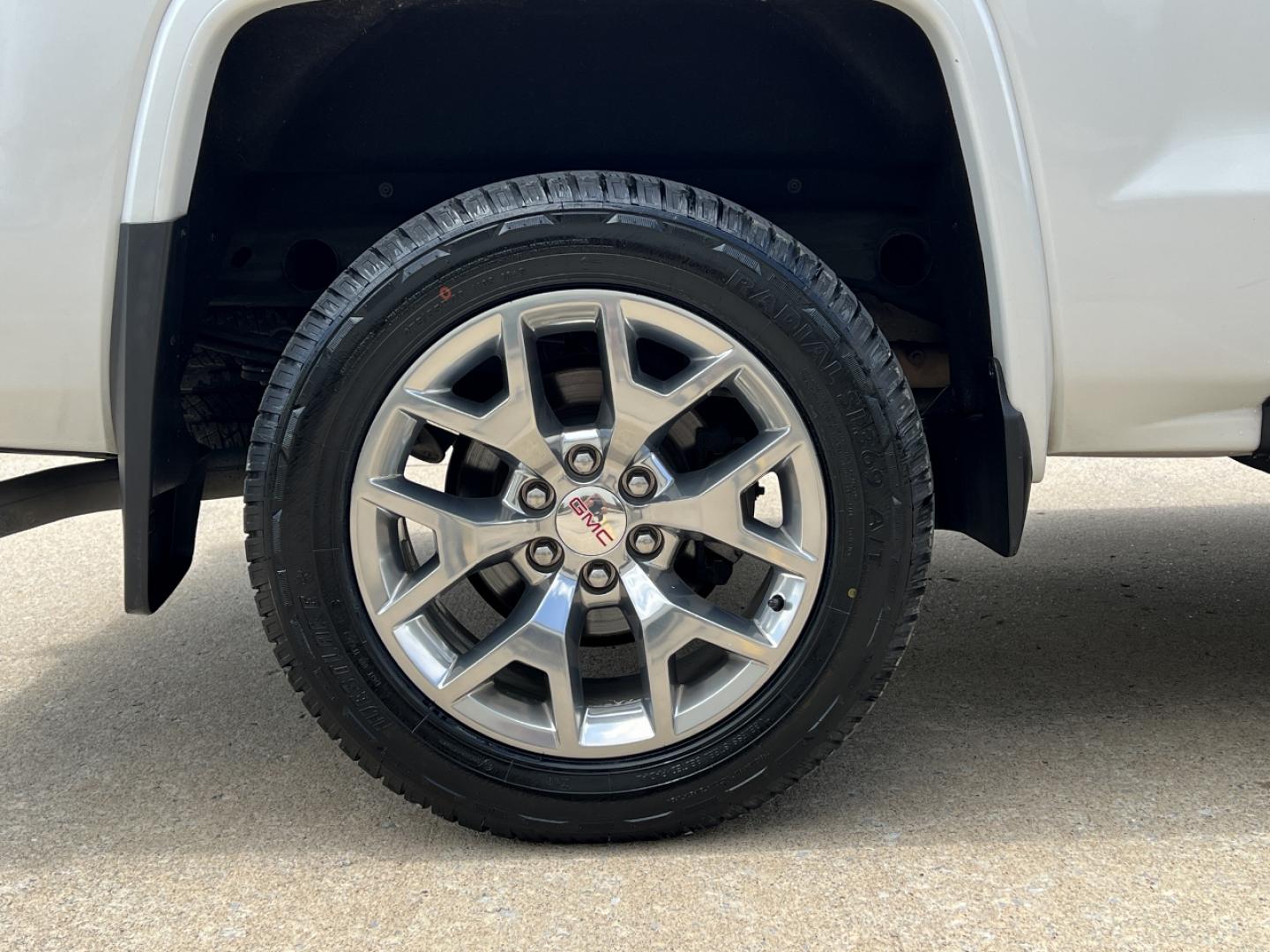 2016 WHITE /Tan Leather GMC Sierra 1500 SLT Crew Cab Long Box 4WD (3GTU2NEC0GG) with an 5.3L V8 engine, Automatic transmission, located at 506 S. Kingshighway, Cape Girardeau, MO, 63703, (573) 235-5000, 37.294991, -89.553635 - 2016 GMC Sierra 1500 SLT 133xxx miles 4x4 5.3L V8 Automatic Leather New Tires Navigation Power/Heated/Cooled Seats Backup Camera Sunroof Bluetooth Remote Start Cruise Power Windows/Locks/Mirrors We have financing available and we accept trades! Fill out a credit application on our web - Photo#41