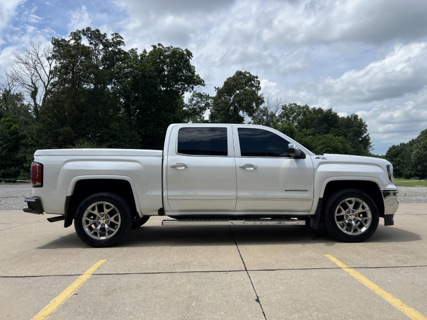 2016 WHITE /Tan Leather GMC Sierra 1500 SLT Crew Cab Long Box 4WD (3GTU2NEC0GG) with an 5.3L V8 engine, Automatic transmission, located at 506 S. Kingshighway, Cape Girardeau, MO, 63703, (573) 235-5000, 37.294991, -89.553635 - 2016 GMC Sierra 1500 SLT 133xxx miles 4x4 5.3L V8 Automatic Leather New Tires Navigation Power/Heated/Cooled Seats Backup Camera Sunroof Bluetooth Remote Start Cruise Power Windows/Locks/Mirrors We have financing available and we accept trades! Fill out a credit application on our web - Photo#10
