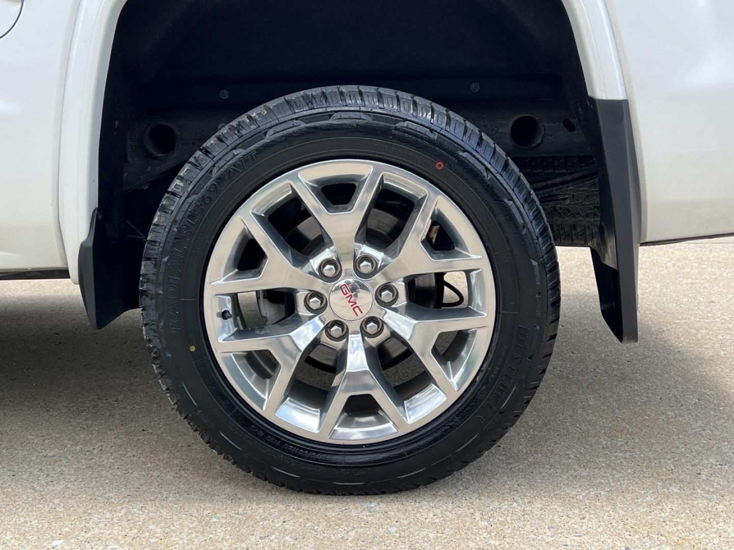 2016 WHITE /Tan Leather GMC Sierra 1500 SLT Crew Cab Long Box 4WD (3GTU2NEC0GG) with an 5.3L V8 engine, Automatic transmission, located at 506 S. Kingshighway, Cape Girardeau, MO, 63703, (573) 235-5000, 37.294991, -89.553635 - 2016 GMC Sierra 1500 SLT 133xxx miles 4x4 5.3L V8 Automatic Leather New Tires Navigation Power/Heated/Cooled Seats Backup Camera Sunroof Bluetooth Remote Start Cruise Power Windows/Locks/Mirrors We have financing available and we accept trades! Fill out a credit application on our web - Photo#40
