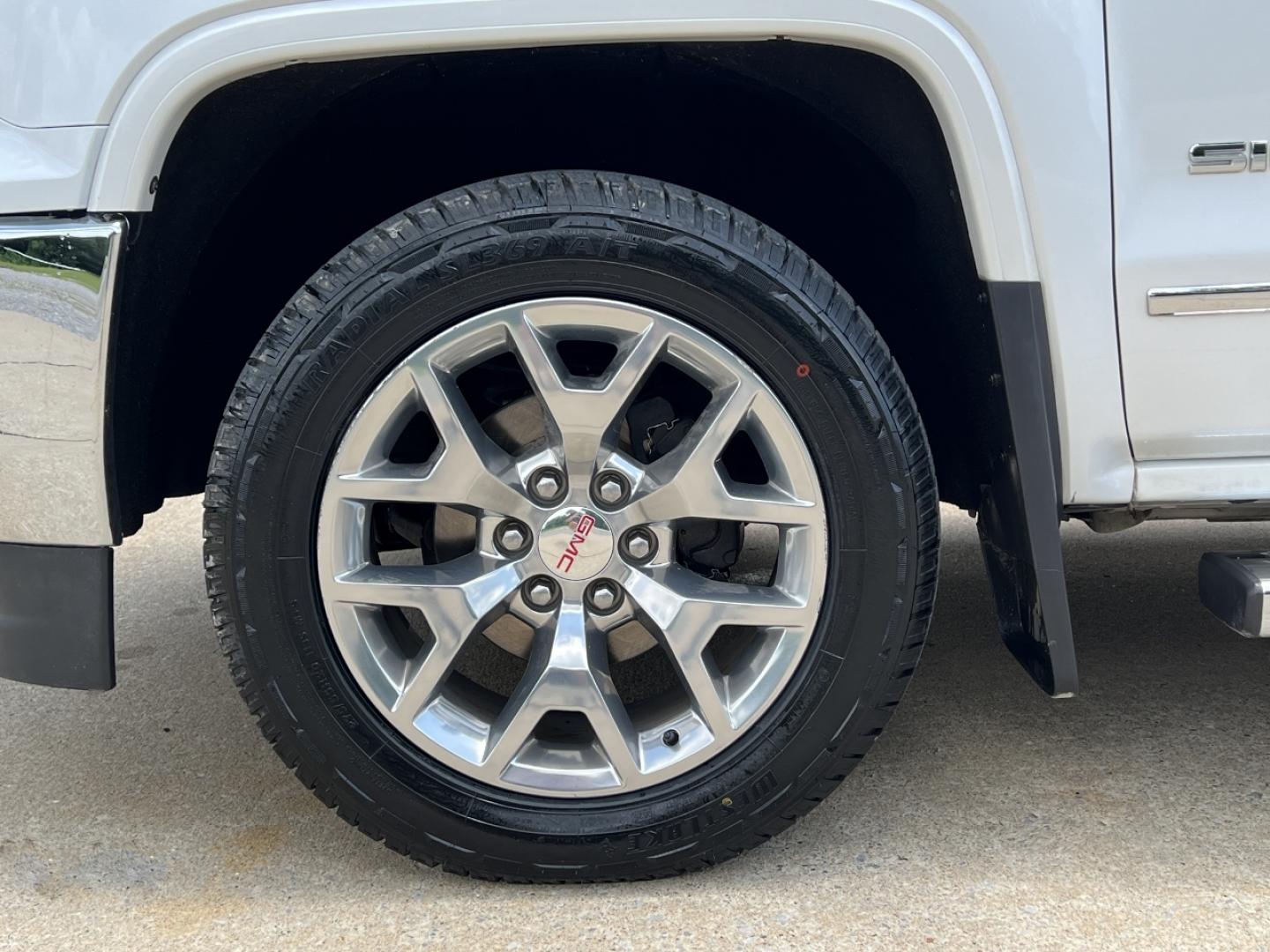 2016 WHITE /Tan Leather GMC Sierra 1500 SLT Crew Cab Long Box 4WD (3GTU2NEC0GG) with an 5.3L V8 engine, Automatic transmission, located at 506 S. Kingshighway, Cape Girardeau, MO, 63703, (573) 235-5000, 37.294991, -89.553635 - 2016 GMC Sierra 1500 SLT 133xxx miles 4x4 5.3L V8 Automatic Leather New Tires Navigation Power/Heated/Cooled Seats Backup Camera Sunroof Bluetooth Remote Start Cruise Power Windows/Locks/Mirrors We have financing available and we accept trades! Fill out a credit application on our web - Photo#39