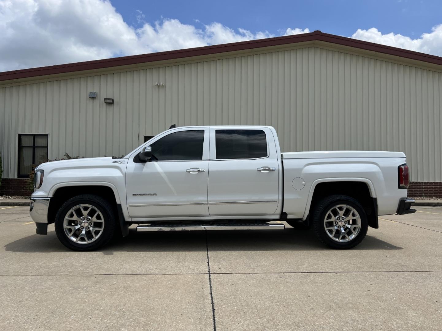 2016 WHITE /Tan Leather GMC Sierra 1500 SLT Crew Cab Long Box 4WD (3GTU2NEC0GG) with an 5.3L V8 engine, Automatic transmission, located at 506 S. Kingshighway, Cape Girardeau, MO, 63703, (573) 235-5000, 37.294991, -89.553635 - 2016 GMC Sierra 1500 SLT 133xxx miles 4x4 5.3L V8 Automatic Leather New Tires Navigation Power/Heated/Cooled Seats Backup Camera Sunroof Bluetooth Remote Start Cruise Power Windows/Locks/Mirrors We have financing available and we accept trades! Fill out a credit application on our web - Photo#9