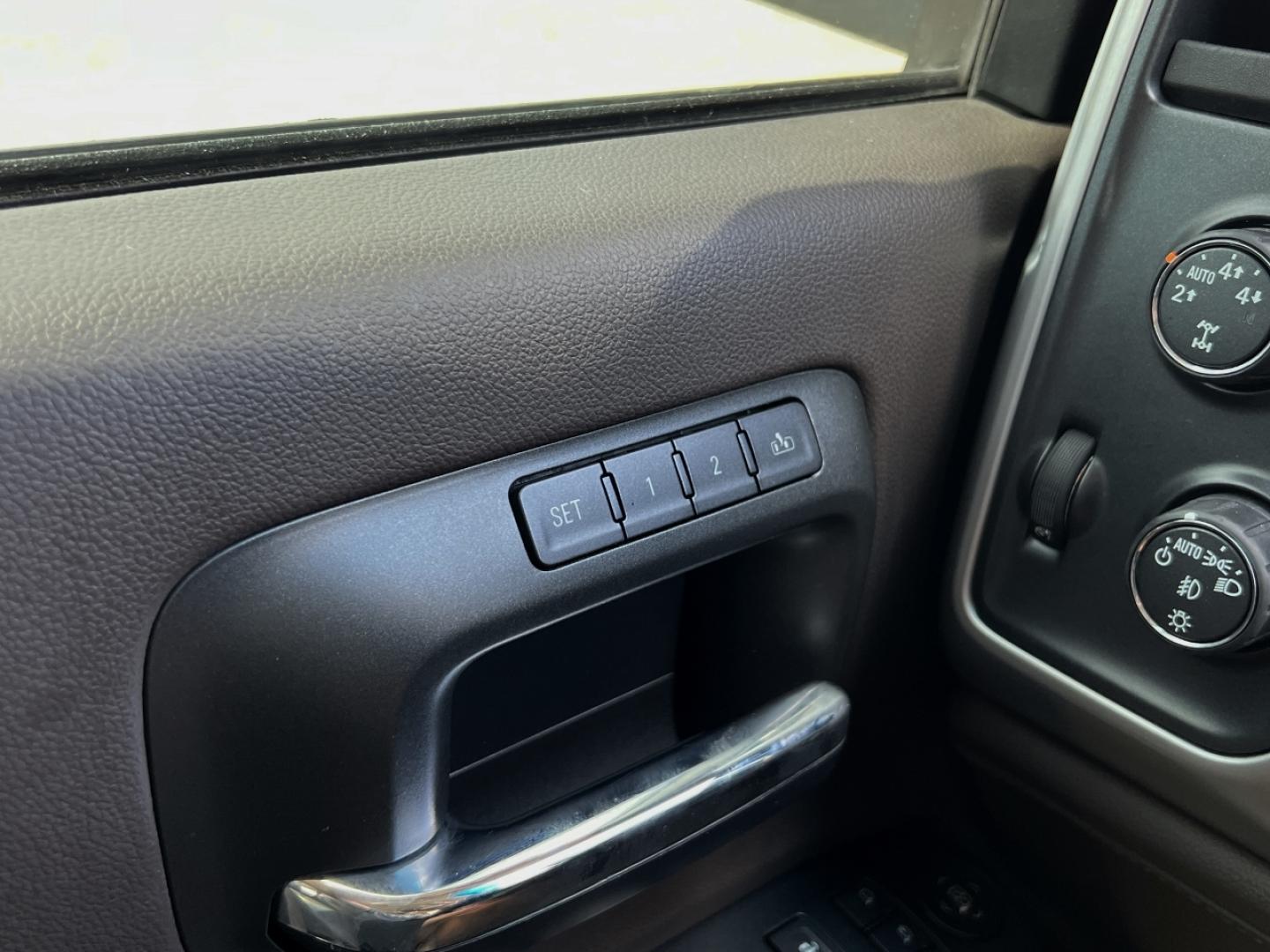 2016 WHITE /Tan Leather GMC Sierra 1500 SLT Crew Cab Long Box 4WD (3GTU2NEC0GG) with an 5.3L V8 engine, Automatic transmission, located at 506 S. Kingshighway, Cape Girardeau, MO, 63703, (573) 235-5000, 37.294991, -89.553635 - 2016 GMC Sierra 1500 SLT 133xxx miles 4x4 5.3L V8 Automatic Leather New Tires Navigation Power/Heated/Cooled Seats Backup Camera Sunroof Bluetooth Remote Start Cruise Power Windows/Locks/Mirrors We have financing available and we accept trades! Fill out a credit application on our web - Photo#32