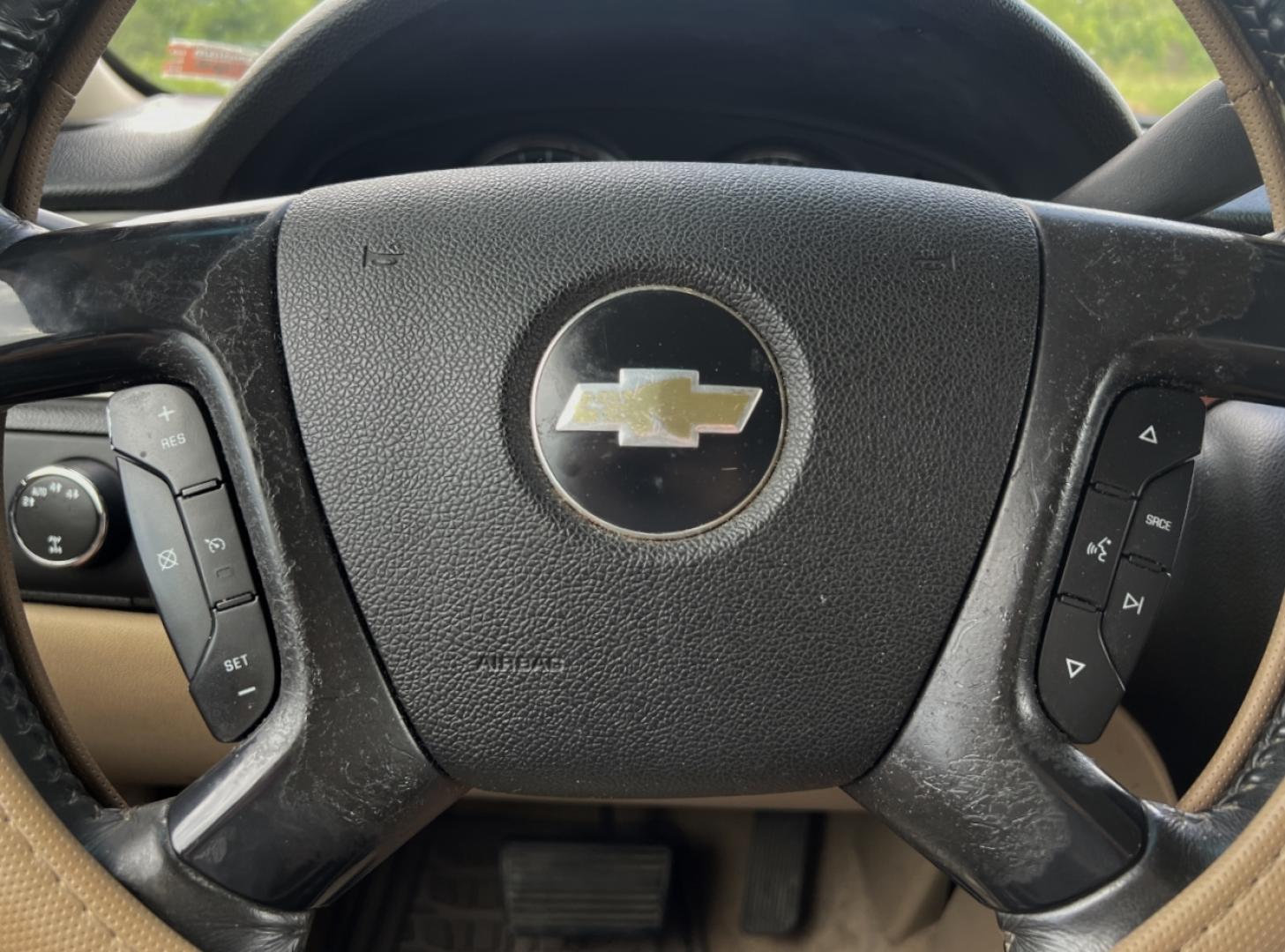 2007 GOLD /Tan Leather Chevrolet Avalanche LS 4WD (3GNFK12387G) with an 5.3L V8 engine, Automatic transmission, located at 506 S. Kingshighway, Cape Girardeau, MO, 63703, (573) 235-5000, 37.294991, -89.553635 - 2007 Chevrolet Avalanche 1500 LS 183xxx miles 4x4 5.3L V8 Automatic Leather Power/Heated Seats Sunroof Cruise Power Windows/Locks/Mirrors We have financing available and we accept trades! Fill out a credit application on our website or come by today! If you have any questions, give us a c - Photo#21