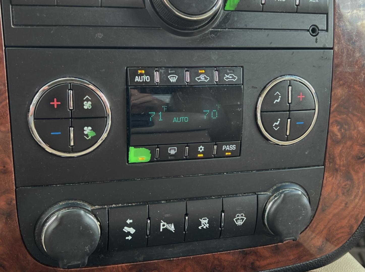 2007 GOLD /Tan Leather Chevrolet Avalanche LS 4WD (3GNFK12387G) with an 5.3L V8 engine, Automatic transmission, located at 506 S. Kingshighway, Cape Girardeau, MO, 63703, (573) 235-5000, 37.294991, -89.553635 - 2007 Chevrolet Avalanche 1500 LS 183xxx miles 4x4 5.3L V8 Automatic Leather Power/Heated Seats Sunroof Cruise Power Windows/Locks/Mirrors We have financing available and we accept trades! Fill out a credit application on our website or come by today! If you have any questions, give us a c - Photo#24