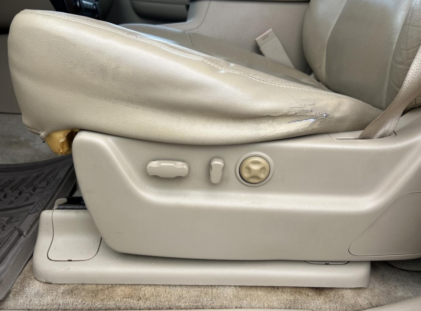 2007 GOLD /Tan Leather Chevrolet Avalanche LS 4WD (3GNFK12387G) with an 5.3L V8 engine, Automatic transmission, located at 506 S. Kingshighway, Cape Girardeau, MO, 63703, (573) 235-5000, 37.294991, -89.553635 - 2007 Chevrolet Avalanche 1500 LS 183xxx miles 4x4 5.3L V8 Automatic Leather Power/Heated Seats Sunroof Cruise Power Windows/Locks/Mirrors We have financing available and we accept trades! Fill out a credit application on our website or come by today! If you have any questions, give us a c - Photo#5