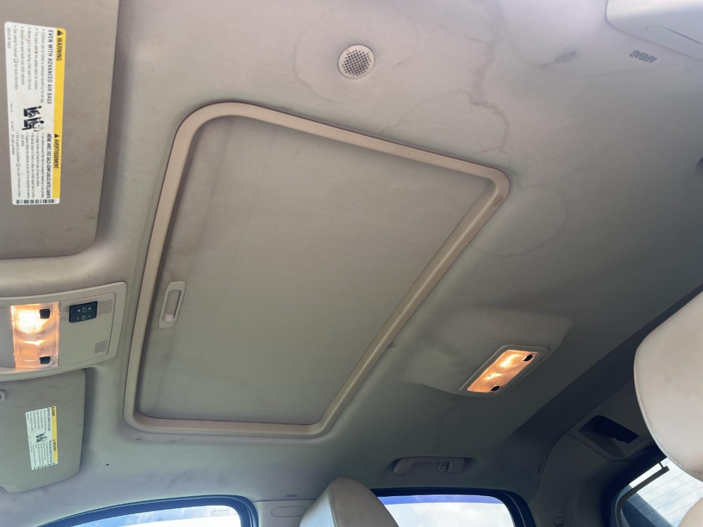 2007 GOLD /Tan Leather Chevrolet Avalanche LS 4WD (3GNFK12387G) with an 5.3L V8 engine, Automatic transmission, located at 506 S. Kingshighway, Cape Girardeau, MO, 63703, (573) 235-5000, 37.294991, -89.553635 - 2007 Chevrolet Avalanche 1500 LS 183xxx miles 4x4 5.3L V8 Automatic Leather Power/Heated Seats Sunroof Cruise Power Windows/Locks/Mirrors We have financing available and we accept trades! Fill out a credit application on our website or come by today! If you have any questions, give us a c - Photo#4