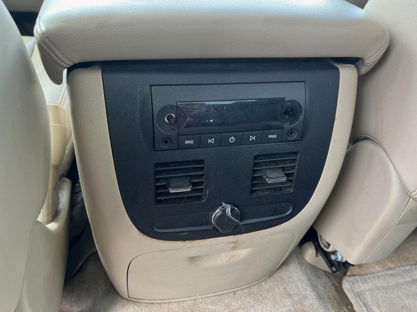 2007 GOLD /Tan Leather Chevrolet Avalanche LS 4WD (3GNFK12387G) with an 5.3L V8 engine, Automatic transmission, located at 506 S. Kingshighway, Cape Girardeau, MO, 63703, (573) 235-5000, 37.294991, -89.553635 - 2007 Chevrolet Avalanche 1500 LS 183xxx miles 4x4 5.3L V8 Automatic Leather Power/Heated Seats Sunroof Cruise Power Windows/Locks/Mirrors We have financing available and we accept trades! Fill out a credit application on our website or come by today! If you have any questions, give us a c - Photo#29