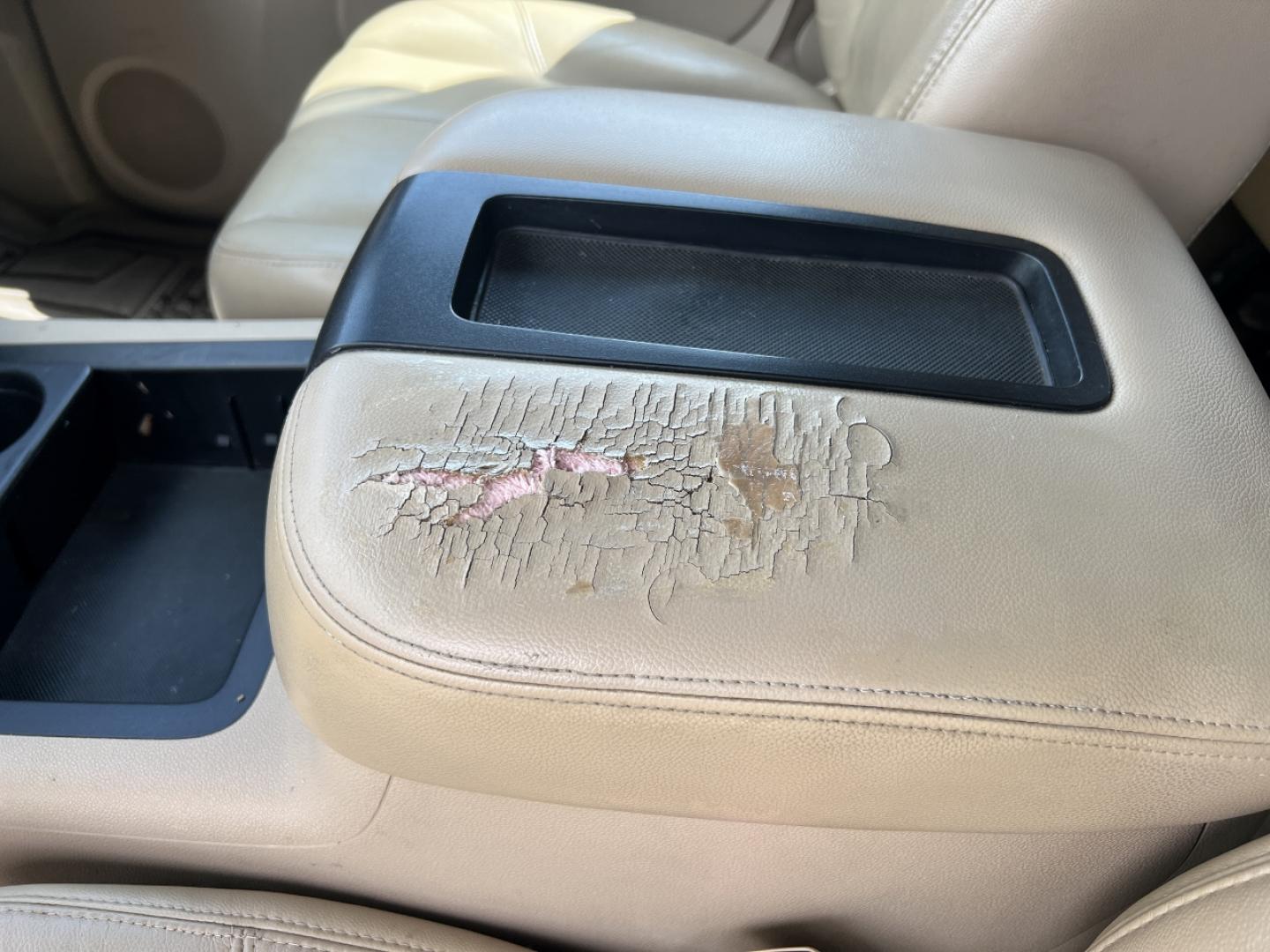 2007 GOLD /Tan Leather Chevrolet Avalanche LS 4WD (3GNFK12387G) with an 5.3L V8 engine, Automatic transmission, located at 506 S. Kingshighway, Cape Girardeau, MO, 63703, (573) 235-5000, 37.294991, -89.553635 - 2007 Chevrolet Avalanche 1500 LS 183xxx miles 4x4 5.3L V8 Automatic Leather Power/Heated Seats Sunroof Cruise Power Windows/Locks/Mirrors We have financing available and we accept trades! Fill out a credit application on our website or come by today! If you have any questions, give us a c - Photo#43
