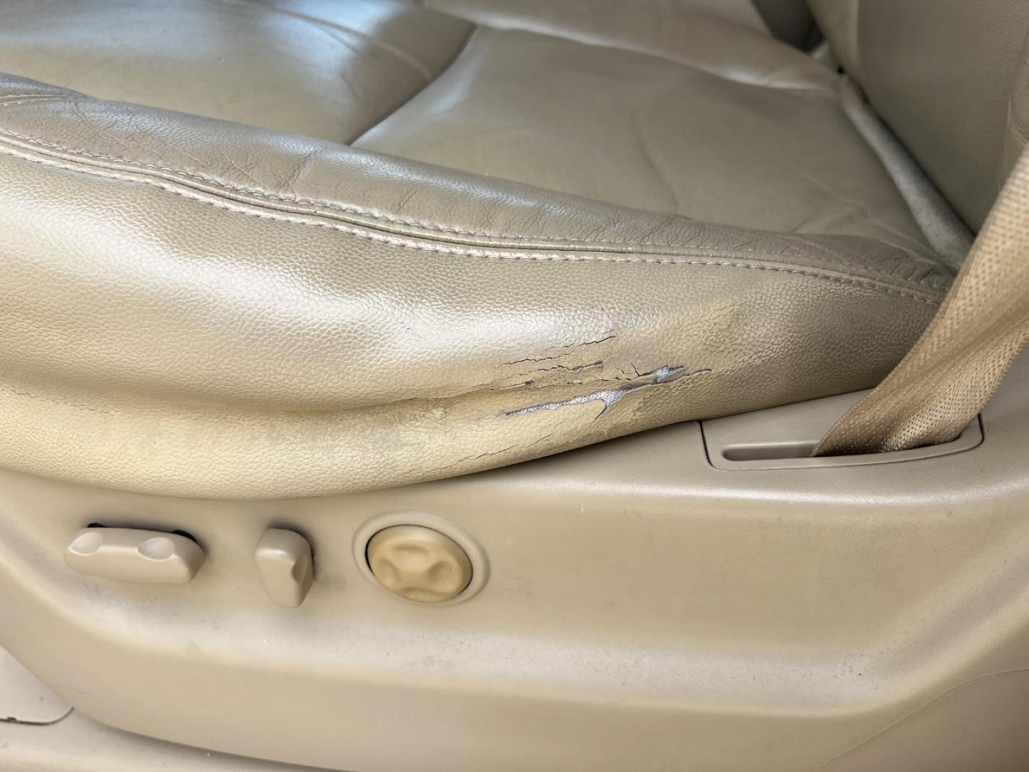 2007 GOLD /Tan Leather Chevrolet Avalanche LS 4WD (3GNFK12387G) with an 5.3L V8 engine, Automatic transmission, located at 506 S. Kingshighway, Cape Girardeau, MO, 63703, (573) 235-5000, 37.294991, -89.553635 - 2007 Chevrolet Avalanche 1500 LS 183xxx miles 4x4 5.3L V8 Automatic Leather Power/Heated Seats Sunroof Cruise Power Windows/Locks/Mirrors We have financing available and we accept trades! Fill out a credit application on our website or come by today! If you have any questions, give us a c - Photo#44