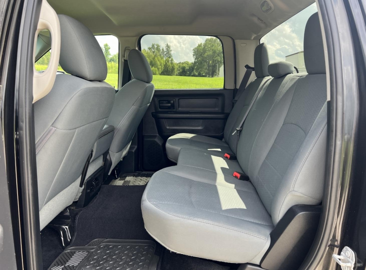 2016 BLACK /Gray Cloth RAM 1500 ST Crew Cab SWB 4WD (3C6RR7KT0GG) with an 5.7L V8 HEMI engine, Automatic transmission, located at 506 S. Kingshighway, Cape Girardeau, MO, 63703, (573) 235-5000, 37.294991, -89.553635 - 2016 Ram 1500 ST 1-Owner 157xxx miles 4x4 5.7L V8 HEMI Automatic Backup Camera Bluetooth Cruise Power Windows/Locks/Mirrors We have financing available and we accept trades! Fill out a credit application on our website or come by today! If you have any questions, give us a call at (573) 2 - Photo#15