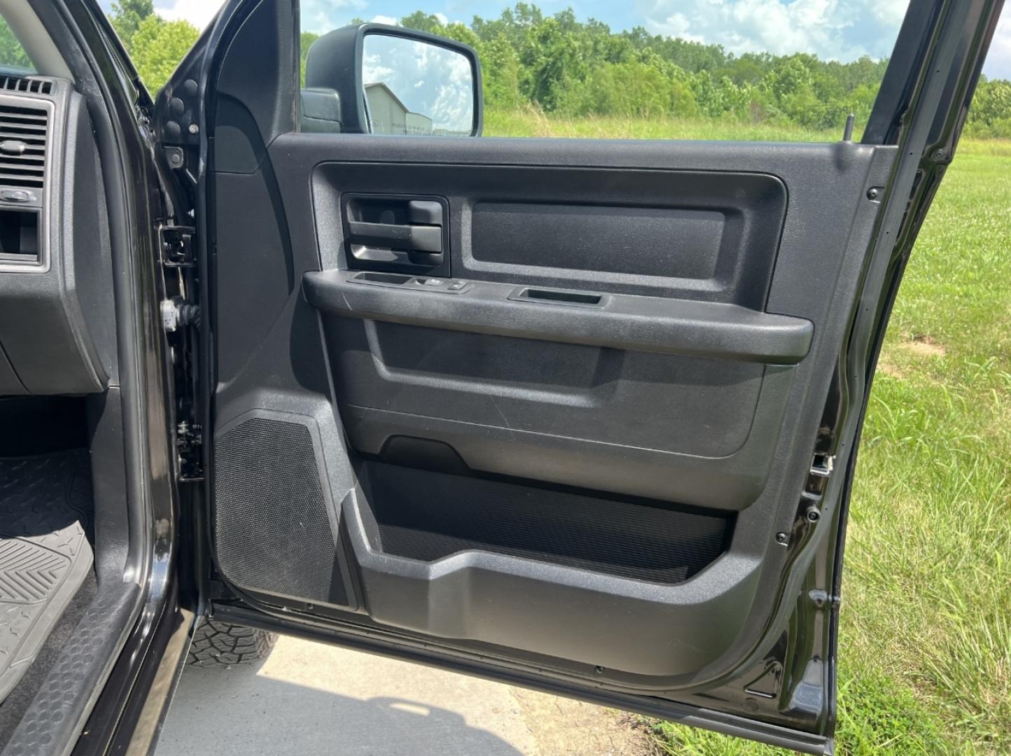 2016 BLACK /Gray Cloth RAM 1500 ST Crew Cab SWB 4WD (3C6RR7KT0GG) with an 5.7L V8 HEMI engine, Automatic transmission, located at 506 S. Kingshighway, Cape Girardeau, MO, 63703, (573) 235-5000, 37.294991, -89.553635 - 2016 Ram 1500 ST 1-Owner 157xxx miles 4x4 5.7L V8 HEMI Automatic Backup Camera Bluetooth Cruise Power Windows/Locks/Mirrors We have financing available and we accept trades! Fill out a credit application on our website or come by today! If you have any questions, give us a call at (573) 2 - Photo#13