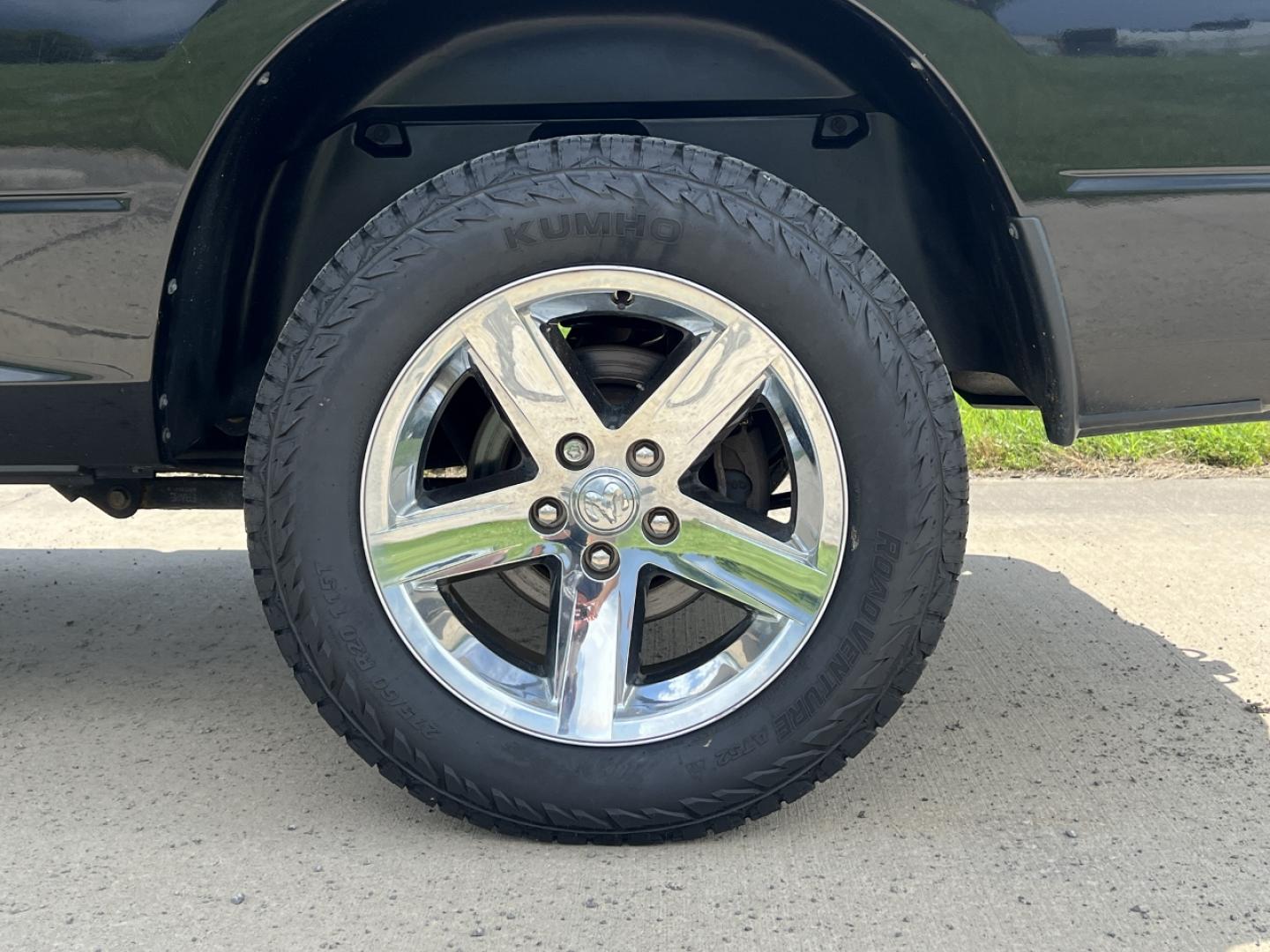 2016 BLACK /Gray Cloth RAM 1500 ST Crew Cab SWB 4WD (3C6RR7KT0GG) with an 5.7L V8 HEMI engine, Automatic transmission, located at 506 S. Kingshighway, Cape Girardeau, MO, 63703, (573) 235-5000, 37.294991, -89.553635 - 2016 Ram 1500 ST 1-Owner 157xxx miles 4x4 5.7L V8 HEMI Automatic Backup Camera Bluetooth Cruise Power Windows/Locks/Mirrors We have financing available and we accept trades! Fill out a credit application on our website or come by today! If you have any questions, give us a call at (573) 2 - Photo#31