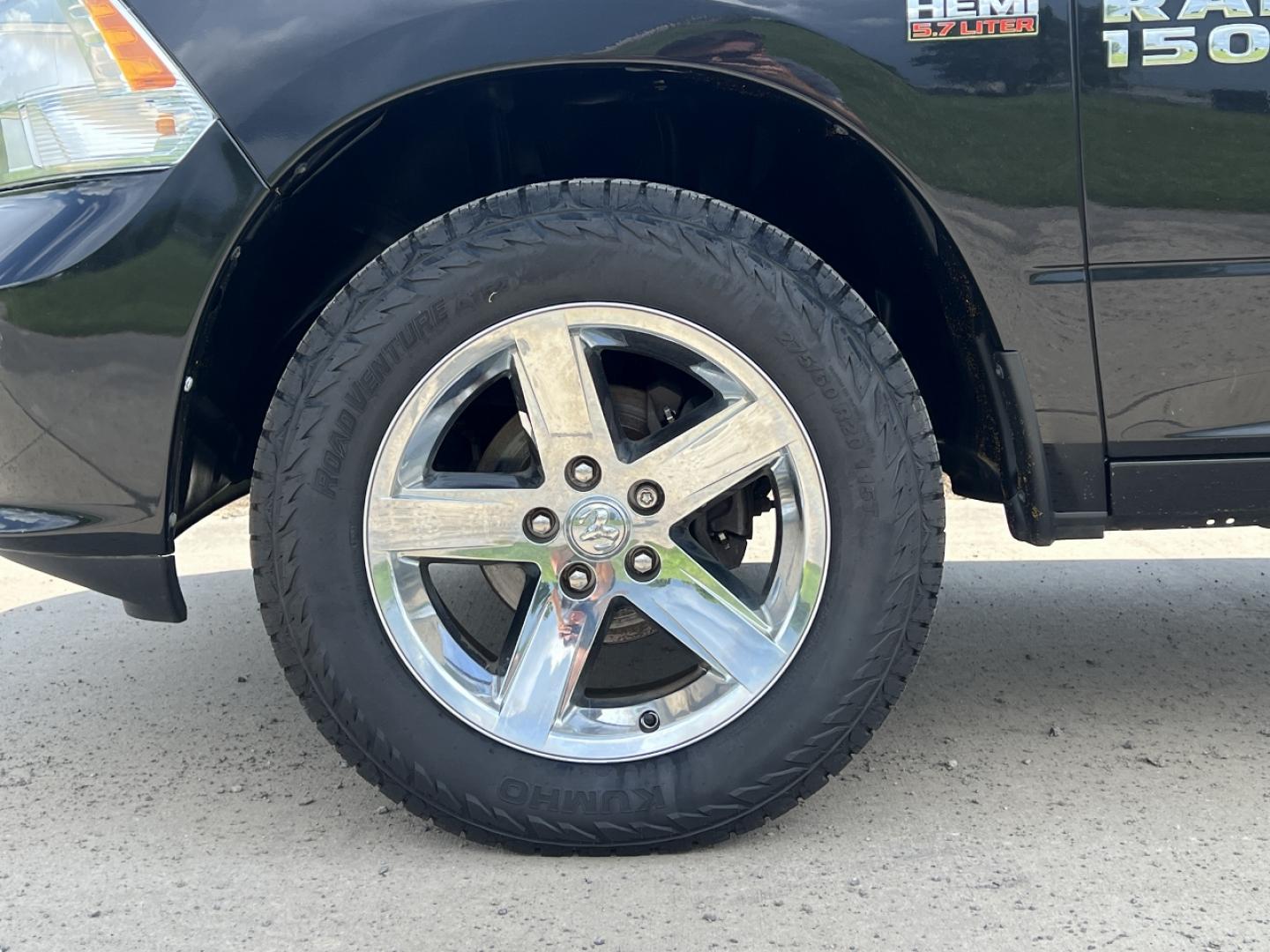 2016 BLACK /Gray Cloth RAM 1500 ST Crew Cab SWB 4WD (3C6RR7KT0GG) with an 5.7L V8 HEMI engine, Automatic transmission, located at 506 S. Kingshighway, Cape Girardeau, MO, 63703, (573) 235-5000, 37.294991, -89.553635 - 2016 Ram 1500 ST 1-Owner 157xxx miles 4x4 5.7L V8 HEMI Automatic Backup Camera Bluetooth Cruise Power Windows/Locks/Mirrors We have financing available and we accept trades! Fill out a credit application on our website or come by today! If you have any questions, give us a call at (573) 2 - Photo#30