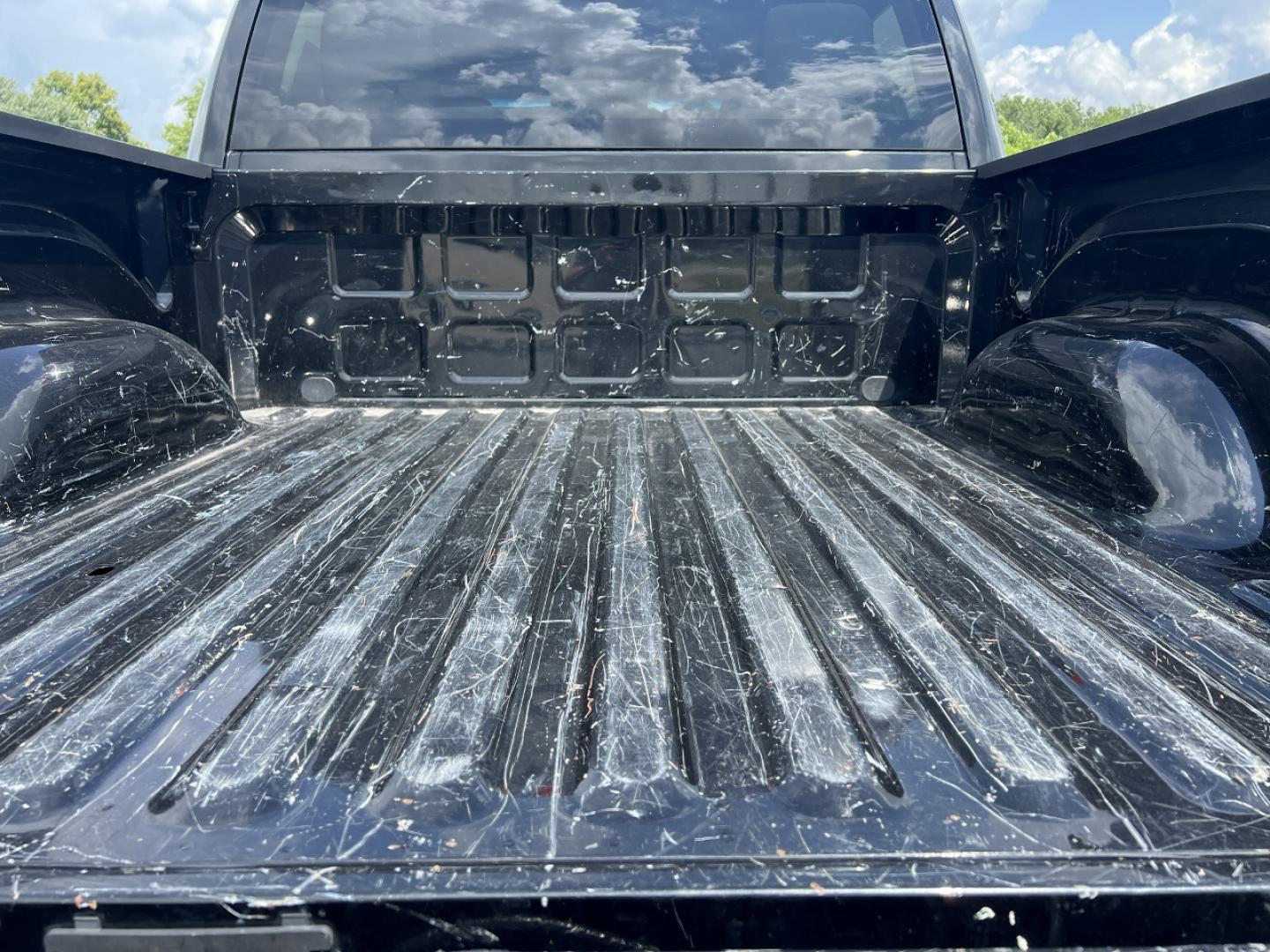 2016 BLACK /Gray Cloth RAM 1500 ST Crew Cab SWB 4WD (3C6RR7KT0GG) with an 5.7L V8 HEMI engine, Automatic transmission, located at 506 S. Kingshighway, Cape Girardeau, MO, 63703, (573) 235-5000, 37.294991, -89.553635 - 2016 Ram 1500 ST 1-Owner 157xxx miles 4x4 5.7L V8 HEMI Automatic Backup Camera Bluetooth Cruise Power Windows/Locks/Mirrors We have financing available and we accept trades! Fill out a credit application on our website or come by today! If you have any questions, give us a call at (573) 2 - Photo#18