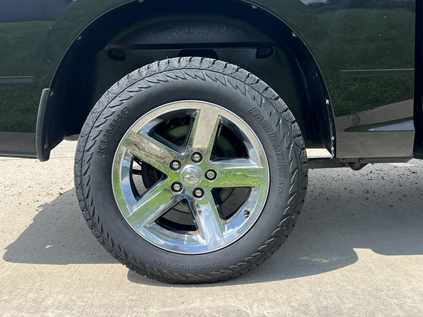 2016 BLACK /Gray Cloth RAM 1500 ST Crew Cab SWB 4WD (3C6RR7KT0GG) with an 5.7L V8 HEMI engine, Automatic transmission, located at 506 S. Kingshighway, Cape Girardeau, MO, 63703, (573) 235-5000, 37.294991, -89.553635 - 2016 Ram 1500 ST 1-Owner 157xxx miles 4x4 5.7L V8 HEMI Automatic Backup Camera Bluetooth Cruise Power Windows/Locks/Mirrors We have financing available and we accept trades! Fill out a credit application on our website or come by today! If you have any questions, give us a call at (573) 2 - Photo#32