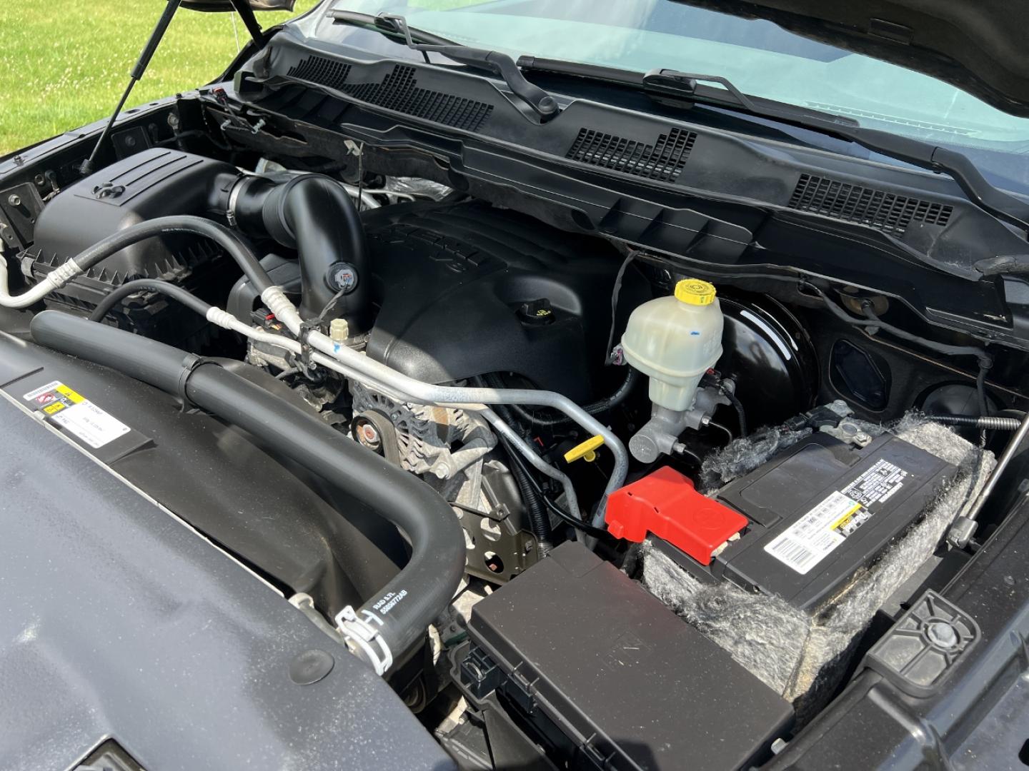 2016 BLACK /Gray Cloth RAM 1500 ST Crew Cab SWB 4WD (3C6RR7KT0GG) with an 5.7L V8 HEMI engine, Automatic transmission, located at 506 S. Kingshighway, Cape Girardeau, MO, 63703, (573) 235-5000, 37.294991, -89.553635 - 2016 Ram 1500 ST 1-Owner 157xxx miles 4x4 5.7L V8 HEMI Automatic Backup Camera Bluetooth Cruise Power Windows/Locks/Mirrors We have financing available and we accept trades! Fill out a credit application on our website or come by today! If you have any questions, give us a call at (573) 2 - Photo#28