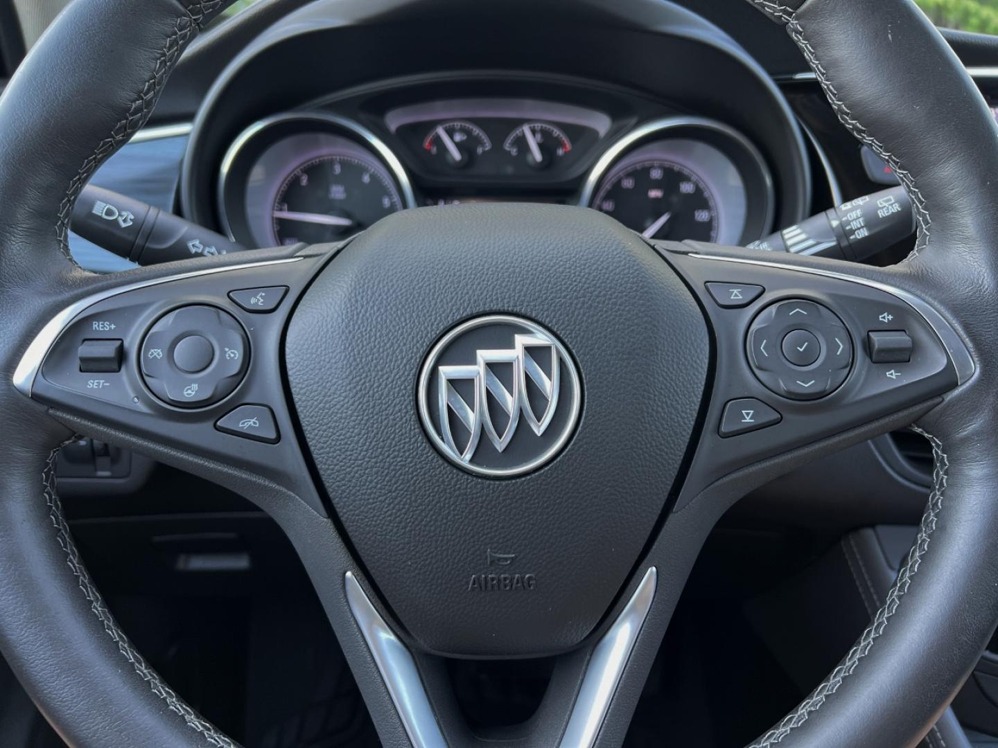 2020 WHITE /Gray Leather Buick Envision Essence AWD (LRBFXCSA0LD) with an 2.5L 4 Cyl. engine, Automatic transmission, located at 506 S. Kingshighway, Cape Girardeau, MO, 63703, (573) 235-5000, 37.294991, -89.553635 - 2020 Buick Envision Essence 1-Owner Only 48xxx miles Front Wheel Drive 2.5L 4 Cyl. Automatic Leather Backup Camera Power/Heated Seats Heated Rear Seats Heated Steering Wheel Bluetooth Remote Start Cruise Power Windows/Locks/Mirrors We have financing available and we accept trades! Fil - Photo#24