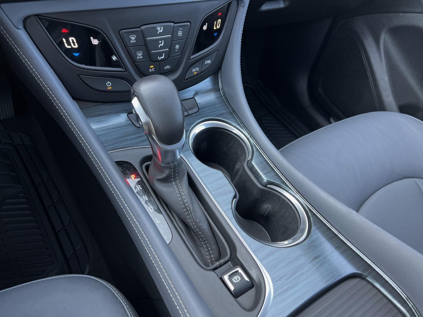 2020 WHITE /Gray Leather Buick Envision Essence AWD (LRBFXCSA0LD) with an 2.5L 4 Cyl. engine, Automatic transmission, located at 506 S. Kingshighway, Cape Girardeau, MO, 63703, (573) 235-5000, 37.294991, -89.553635 - 2020 Buick Envision Essence 1-Owner Only 48xxx miles Front Wheel Drive 2.5L 4 Cyl. Automatic Leather Backup Camera Power/Heated Seats Heated Rear Seats Heated Steering Wheel Bluetooth Remote Start Cruise Power Windows/Locks/Mirrors We have financing available and we accept trades! Fil - Photo#26