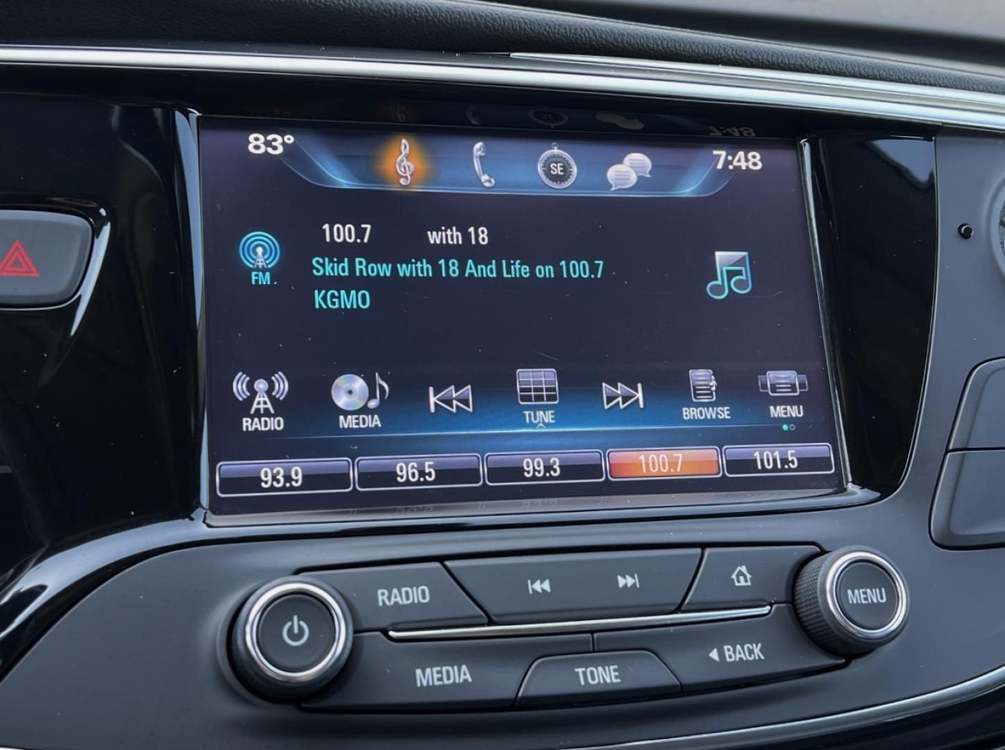 2020 WHITE /Gray Leather Buick Envision Essence AWD (LRBFXCSA0LD) with an 2.5L 4 Cyl. engine, Automatic transmission, located at 506 S. Kingshighway, Cape Girardeau, MO, 63703, (573) 235-5000, 37.294991, -89.553635 - 2020 Buick Envision Essence 1-Owner Only 48xxx miles Front Wheel Drive 2.5L 4 Cyl. Automatic Leather Backup Camera Power/Heated Seats Heated Rear Seats Heated Steering Wheel Bluetooth Remote Start Cruise Power Windows/Locks/Mirrors We have financing available and we accept trades! Fil - Photo#28