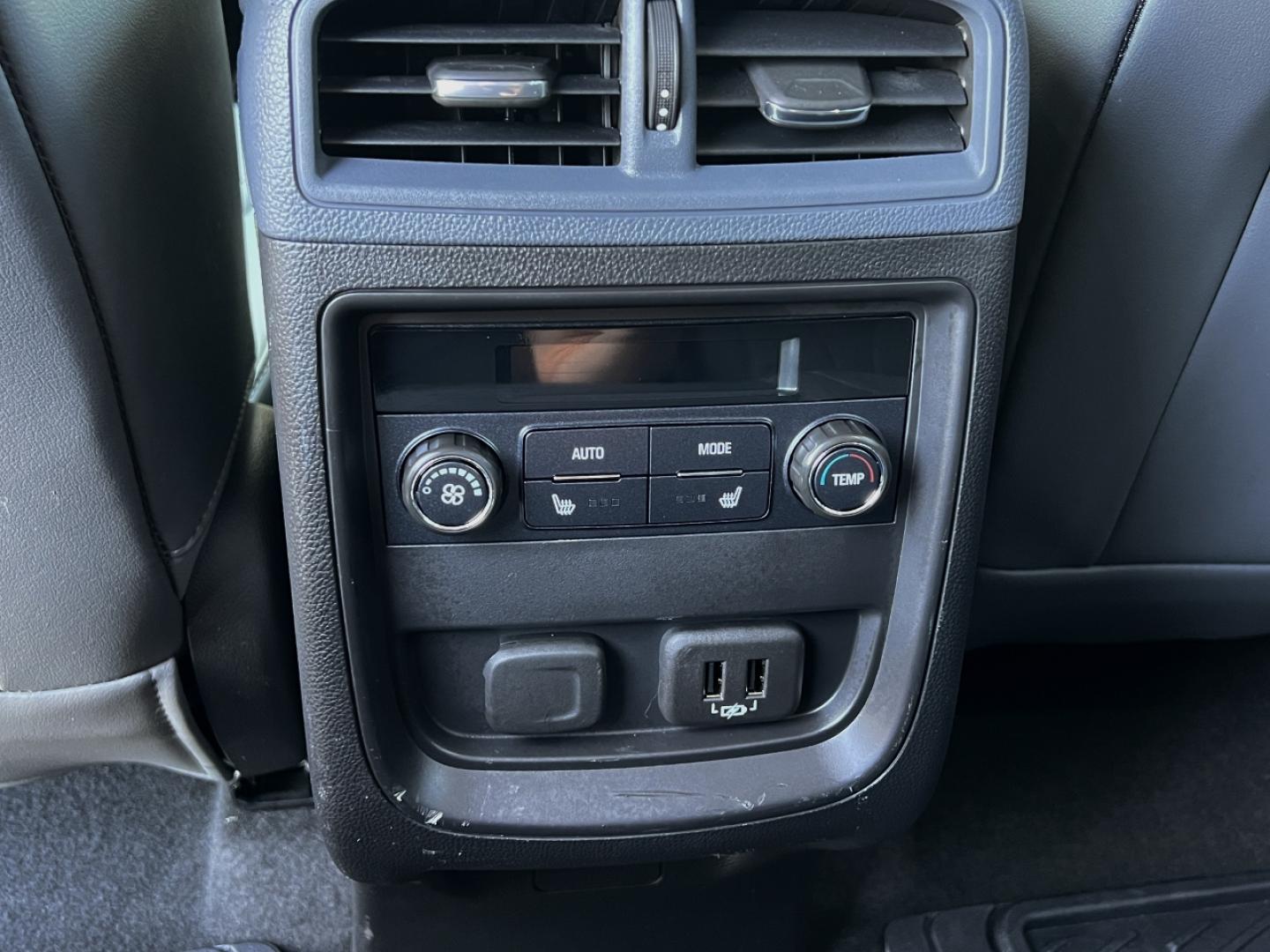 2020 WHITE /Gray Leather Buick Envision Essence AWD (LRBFXCSA0LD) with an 2.5L 4 Cyl. engine, Automatic transmission, located at 506 S. Kingshighway, Cape Girardeau, MO, 63703, (573) 235-5000, 37.294991, -89.553635 - 2020 Buick Envision Essence 1-Owner Only 48xxx miles Front Wheel Drive 2.5L 4 Cyl. Automatic Leather Backup Camera Power/Heated Seats Heated Rear Seats Heated Steering Wheel Bluetooth Remote Start Cruise Power Windows/Locks/Mirrors We have financing available and we accept trades! Fil - Photo#5