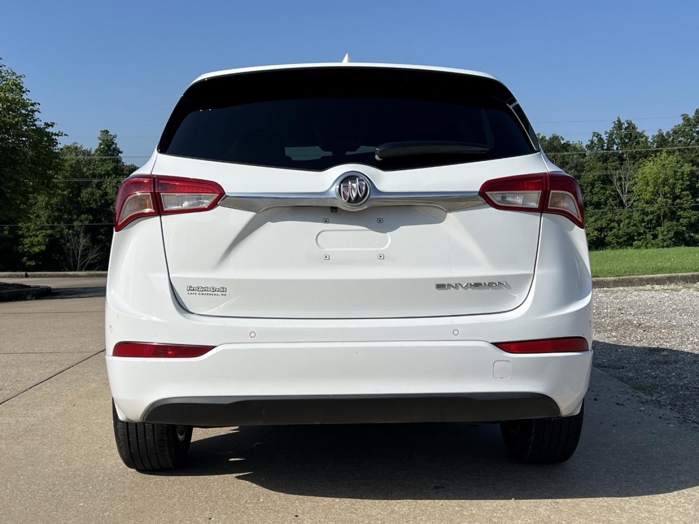 2020 WHITE /Gray Leather Buick Envision Essence AWD (LRBFXCSA0LD) with an 2.5L 4 Cyl. engine, Automatic transmission, located at 506 S. Kingshighway, Cape Girardeau, MO, 63703, (573) 235-5000, 37.294991, -89.553635 - 2020 Buick Envision Essence 1-Owner Only 48xxx miles Front Wheel Drive 2.5L 4 Cyl. Automatic Leather Backup Camera Power/Heated Seats Heated Rear Seats Heated Steering Wheel Bluetooth Remote Start Cruise Power Windows/Locks/Mirrors We have financing available and we accept trades! Fil - Photo#12