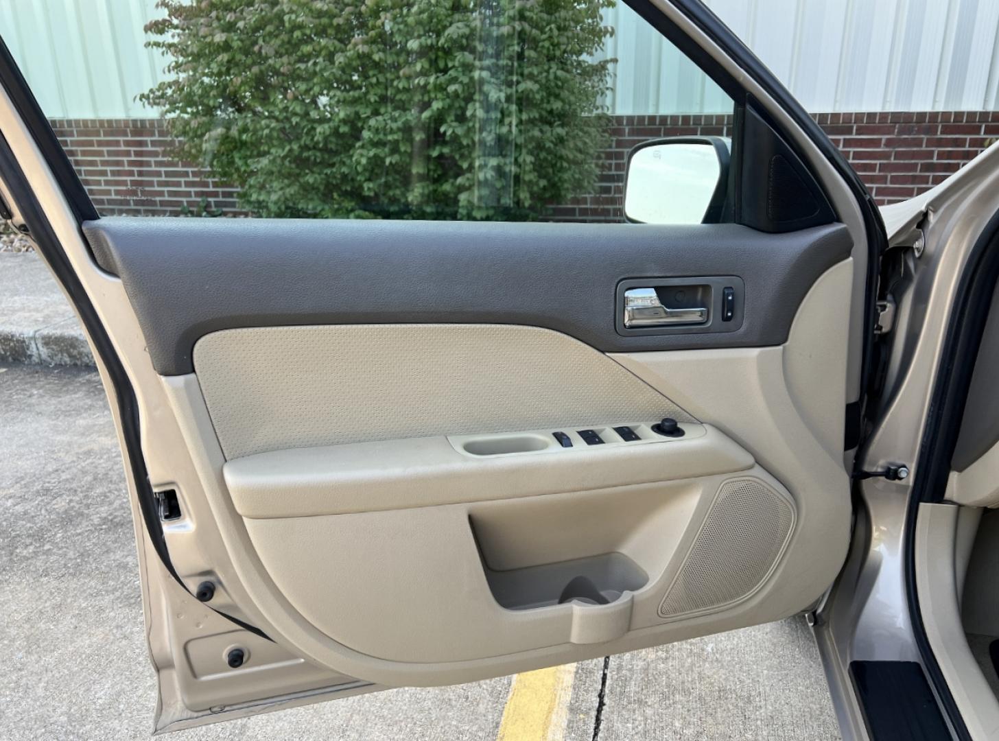 2006 GOLD /Tan Leather Ford Fusion V6 SEL (3FAHP08176R) with an 3.0L V6 engine, Automatic transmission, located at 506 S. Kingshighway, Cape Girardeau, MO, 63703, (573) 235-5000, 37.294991, -89.553635 - 2006 Ford Fusion SEL 128xxx miles Front Wheel Drive 3.0L V6 Automatic Leather Power Driver Seat Heated Seats Sunroof Cruise Power Windows/Locks/Mirrors We have financing available and we accept trades! Fill out a credit application on our website or come by today! If you have any questio - Photo#12