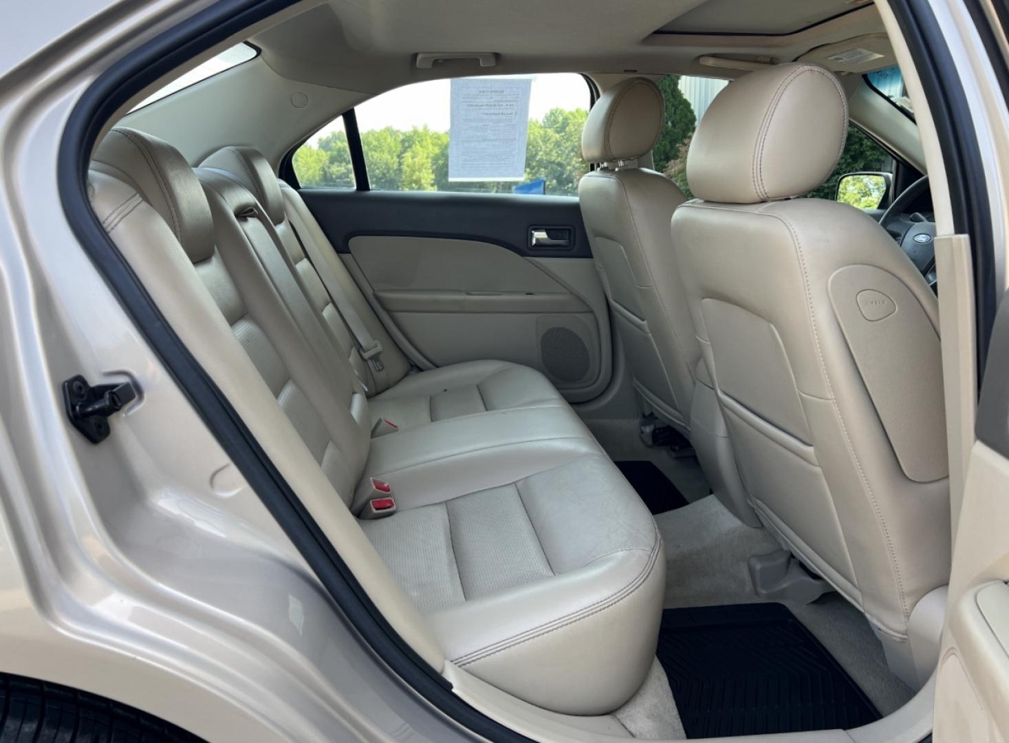 2006 GOLD /Tan Leather Ford Fusion V6 SEL (3FAHP08176R) with an 3.0L V6 engine, Automatic transmission, located at 506 S. Kingshighway, Cape Girardeau, MO, 63703, (573) 235-5000, 37.294991, -89.553635 - 2006 Ford Fusion SEL 128xxx miles Front Wheel Drive 3.0L V6 Automatic Leather Power Driver Seat Heated Seats Sunroof Cruise Power Windows/Locks/Mirrors We have financing available and we accept trades! Fill out a credit application on our website or come by today! If you have any questio - Photo#17