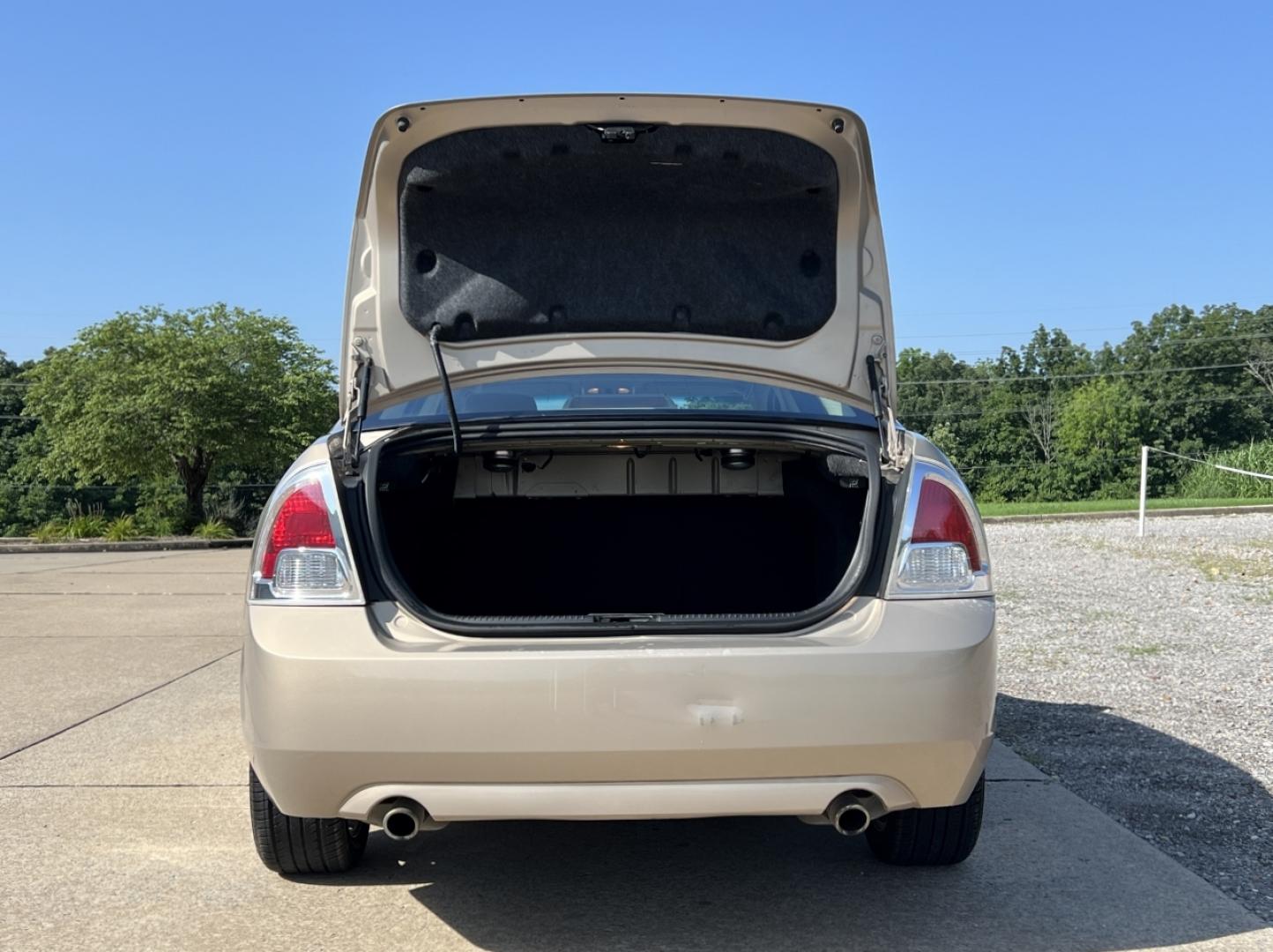 2006 GOLD /Tan Leather Ford Fusion V6 SEL (3FAHP08176R) with an 3.0L V6 engine, Automatic transmission, located at 506 S. Kingshighway, Cape Girardeau, MO, 63703, (573) 235-5000, 37.294991, -89.553635 - 2006 Ford Fusion SEL 128xxx miles Front Wheel Drive 3.0L V6 Automatic Leather Power Driver Seat Heated Seats Sunroof Cruise Power Windows/Locks/Mirrors We have financing available and we accept trades! Fill out a credit application on our website or come by today! If you have any questio - Photo#35