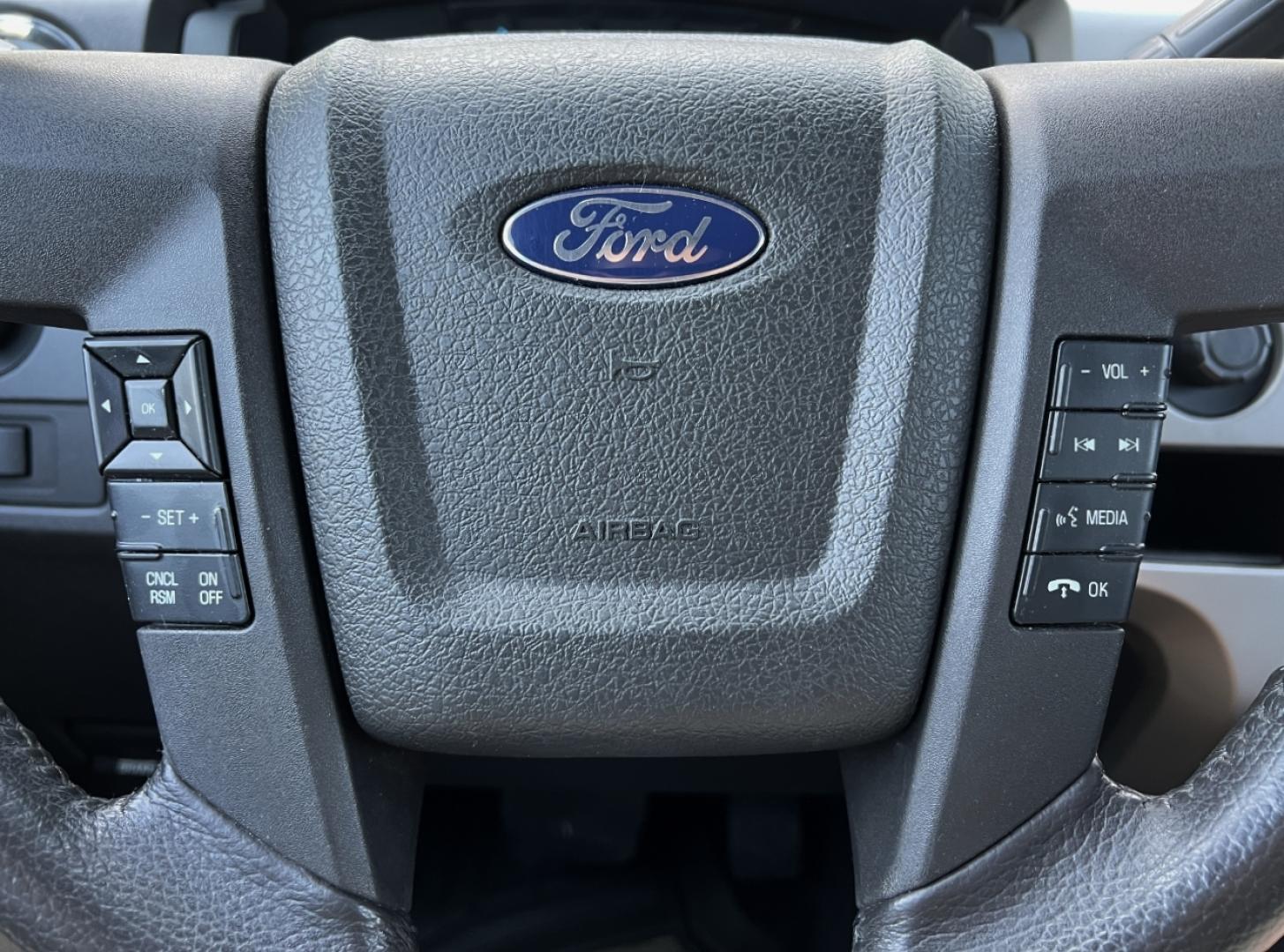 2011 MAROON /Gray Cloth Ford F-150 XLT SuperCrew 5.5-ft. Bed 4WD (1FTFW1EFXBK) with an 5.0L V8 engine, Automatic transmission, located at 506 S. Kingshighway, Cape Girardeau, MO, 63703, (573) 235-5000, 37.294991, -89.553635 - 2011 Ford F-150 XLT Only 90xxx miles 4x4 5.0L V8 Automatic New Tires Backup Camera Power Driver Seat Bluetooth Cruise Power Windows/Locks/Mirrors We have financing available and we accept trades! Fill out a credit application on our website or come by today! If you have any questions, gi - Photo#22