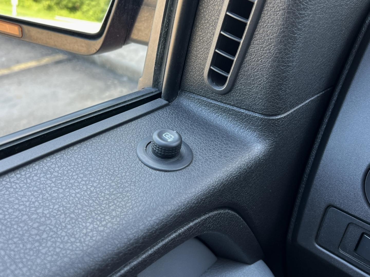 2011 MAROON /Gray Cloth Ford F-150 XLT SuperCrew 5.5-ft. Bed 4WD (1FTFW1EFXBK) with an 5.0L V8 engine, Automatic transmission, located at 506 S. Kingshighway, Cape Girardeau, MO, 63703, (573) 235-5000, 37.294991, -89.553635 - 2011 Ford F-150 XLT Only 90xxx miles 4x4 5.0L V8 Automatic New Tires Backup Camera Power Driver Seat Bluetooth Cruise Power Windows/Locks/Mirrors We have financing available and we accept trades! Fill out a credit application on our website or come by today! If you have any questions, gi - Photo#29