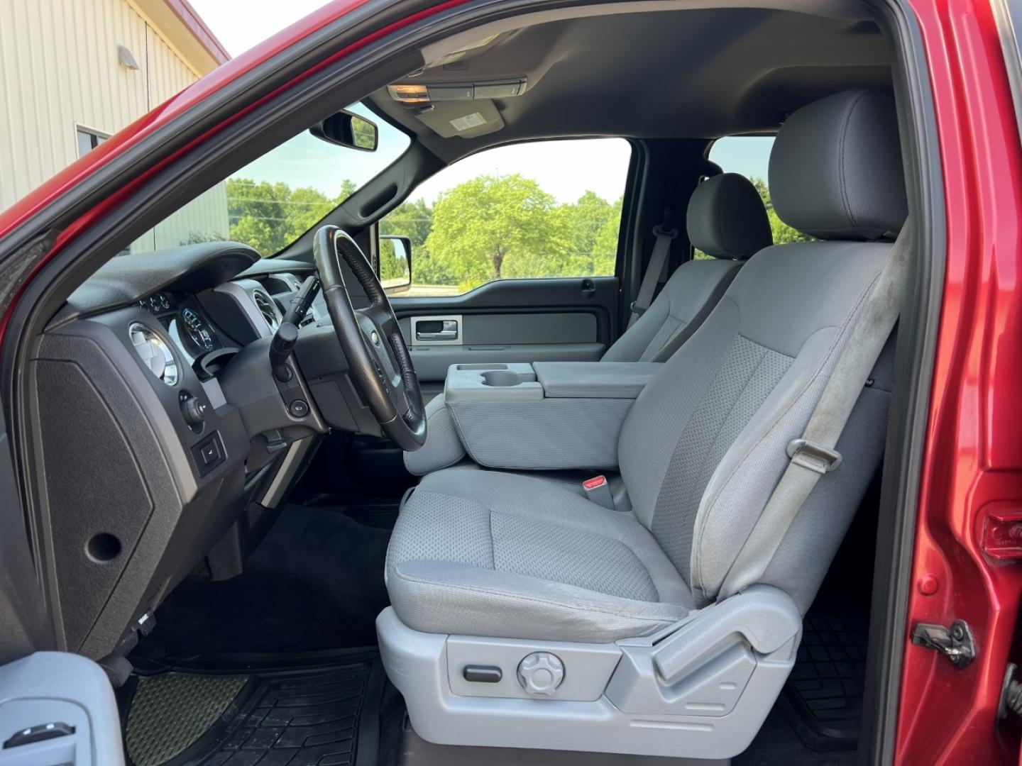 2011 MAROON /Gray Cloth Ford F-150 XLT SuperCrew 5.5-ft. Bed 4WD (1FTFW1EFXBK) with an 5.0L V8 engine, Automatic transmission, located at 506 S. Kingshighway, Cape Girardeau, MO, 63703, (573) 235-5000, 37.294991, -89.553635 - 2011 Ford F-150 XLT Only 90xxx miles 4x4 5.0L V8 Automatic New Tires Backup Camera Power Driver Seat Bluetooth Cruise Power Windows/Locks/Mirrors We have financing available and we accept trades! Fill out a credit application on our website or come by today! If you have any questions, gi - Photo#13