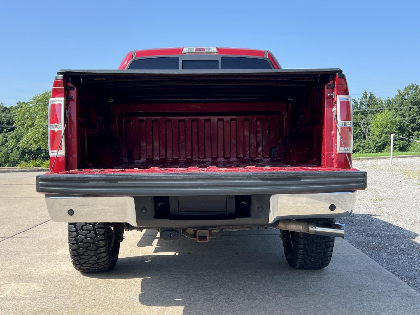 2011 MAROON /Gray Cloth Ford F-150 XLT SuperCrew 5.5-ft. Bed 4WD (1FTFW1EFXBK) with an 5.0L V8 engine, Automatic transmission, located at 506 S. Kingshighway, Cape Girardeau, MO, 63703, (573) 235-5000, 37.294991, -89.553635 - 2011 Ford F-150 XLT Only 90xxx miles 4x4 5.0L V8 Automatic New Tires Backup Camera Power Driver Seat Bluetooth Cruise Power Windows/Locks/Mirrors We have financing available and we accept trades! Fill out a credit application on our website or come by today! If you have any questions, gi - Photo#18