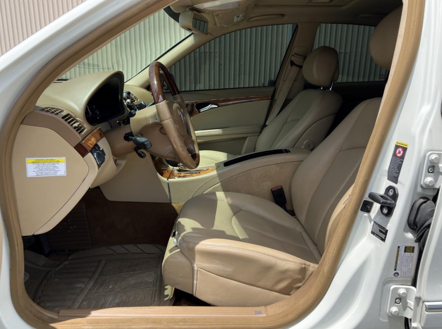 2009 WHITE /Tan Leather Mercedes-Benz E-Class E350 4MATIC Sedan (WDBUF87X69B) with an 3.5L V6 engine, Automatic transmission, located at 2990 Old Orchard Rd., Jackson, MO, 63755, 37.354214, -89.612106 - We have financing available and we accept trades! Fill out a credit application on our website or come by today! If you have any questions, give us a call at (573) 204-7777 or visit our website at firstautocredit.com. - Photo#7