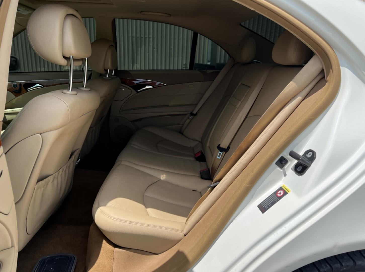 2009 WHITE /Tan Leather Mercedes-Benz E-Class E350 4MATIC Sedan (WDBUF87X69B) with an 3.5L V6 engine, Automatic transmission, located at 2990 Old Orchard Rd., Jackson, MO, 63755, 37.354214, -89.612106 - We have financing available and we accept trades! Fill out a credit application on our website or come by today! If you have any questions, give us a call at (573) 204-7777 or visit our website at firstautocredit.com. - Photo#8
