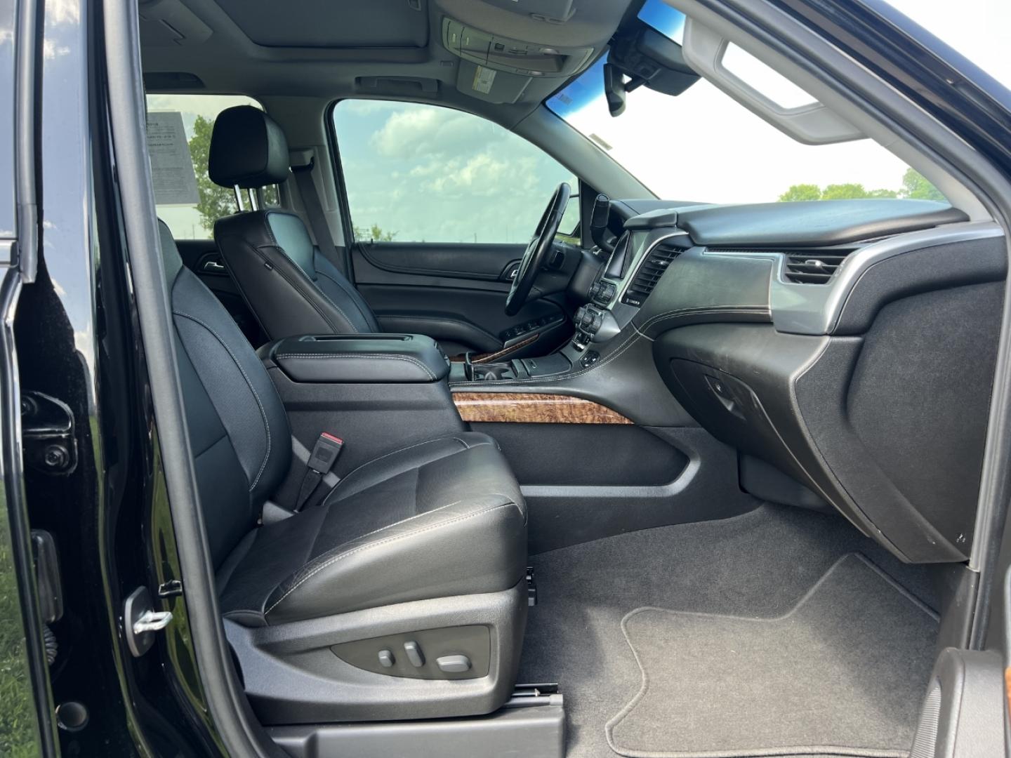 2019 BLACK /Black Leather Chevrolet Suburban Premier 4WD (1GNSKJKJ7KR) with an 6.2L V8 engine, Automatic transmission, located at 506 S. Kingshighway, Cape Girardeau, MO, 63703, (573) 235-5000, 37.294991, -89.553635 - 2019 Chevrolet Suburban 1500 Premier 92xxx miles 4 Wheel Drive 6.2L V8 Automatic Leather 3rd Row Navigation Rear Entertainment Power/Heated/Cooled Seats Heated Rear Seats Heated Steering Wheel Backup Camera Bluetooth Cruise Power Windows/Locks/Mirrors We have financing available and - Photo#20