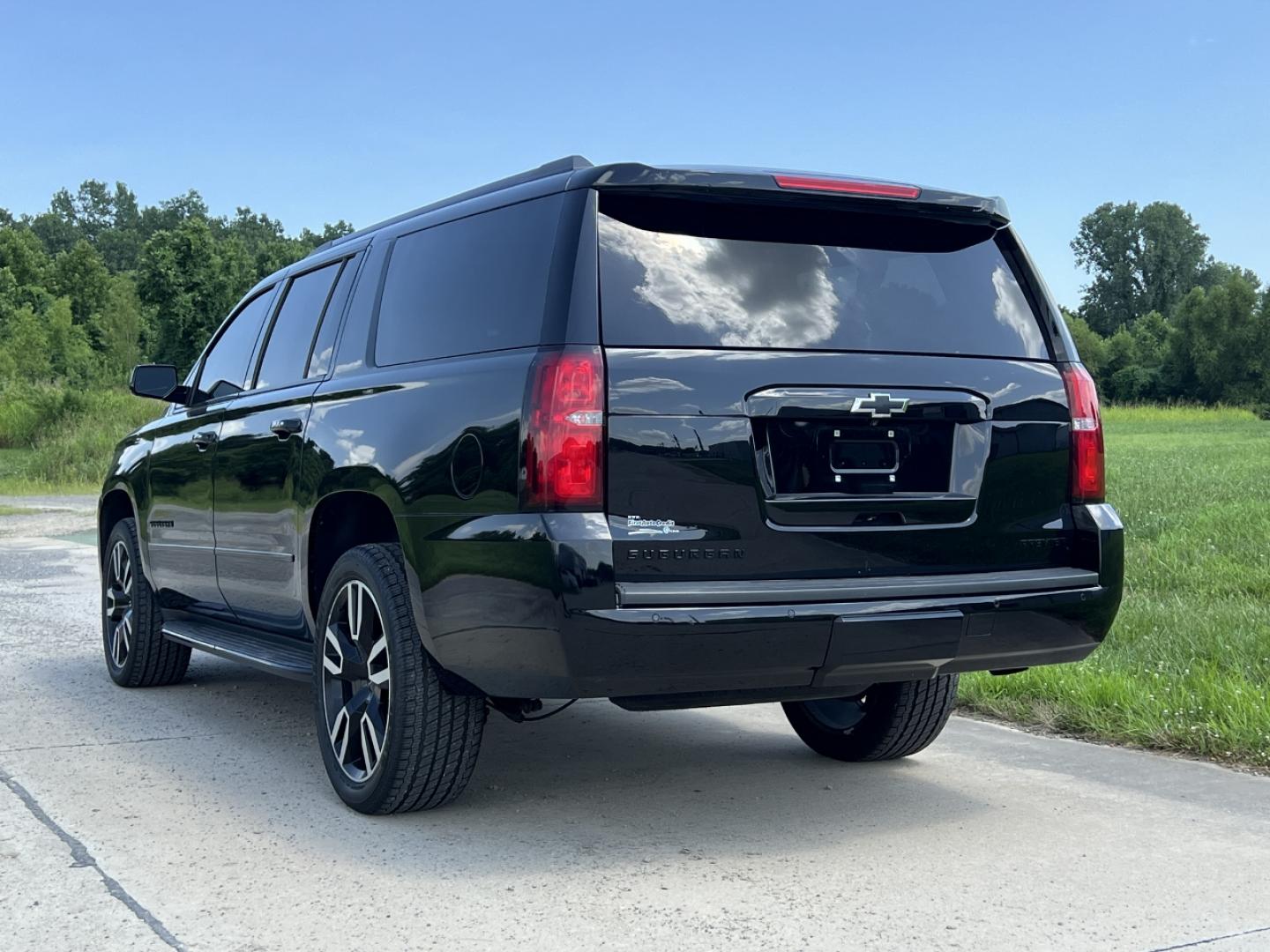 2019 BLACK /Black Leather Chevrolet Suburban Premier 4WD (1GNSKJKJ7KR) with an 6.2L V8 engine, Automatic transmission, located at 506 S. Kingshighway, Cape Girardeau, MO, 63703, (573) 235-5000, 37.294991, -89.553635 - 2019 Chevrolet Suburban 1500 Premier 92xxx miles 4 Wheel Drive 6.2L V8 Automatic Leather 3rd Row Navigation Rear Entertainment Power/Heated/Cooled Seats Heated Rear Seats Heated Steering Wheel Backup Camera Bluetooth Cruise Power Windows/Locks/Mirrors We have financing available and - Photo#14